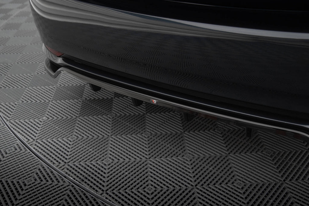Maxton Design Street+ Mittlerer Diffusor RACE passend für Toyota Avensis Limousine Mk3 Facelift schwarz Hochglanz