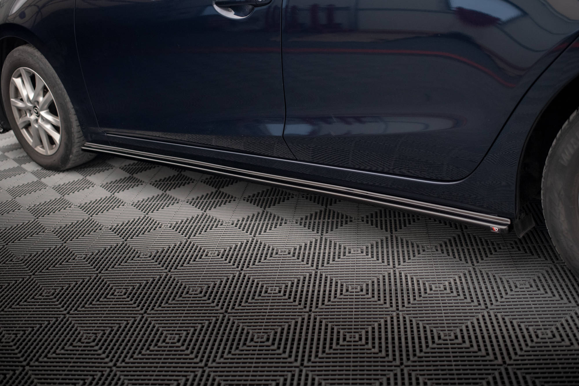 Maxton Design Street+ Seitenschweller Leisten passend für Mazda 3 BN (Mk3) schwarz Hochglanz