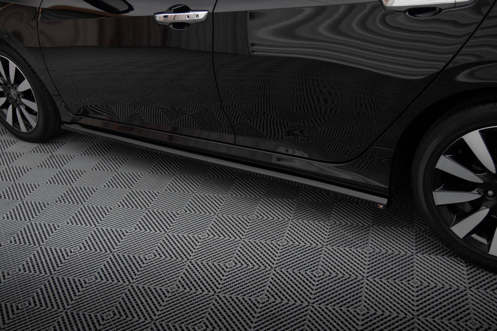 Maxton Design Street+ Seitenschweller Leisten passend für Honda Civic Limousine Mk10 / Mk10 Facelift schwarz Hochglanz