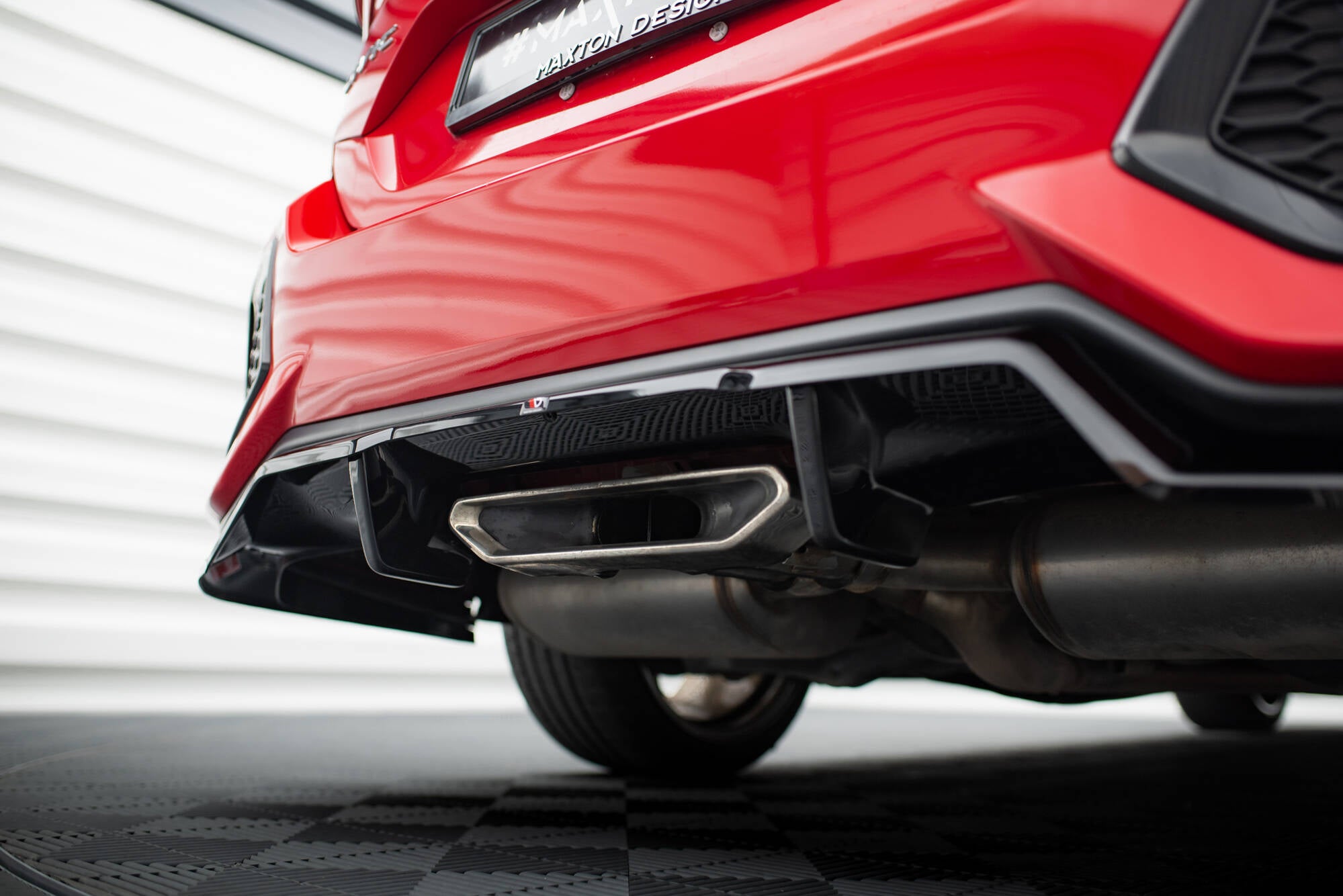 Maxton Design Street+ Mittlerer Diffusor RACE passend für Honda Civic SI Mk10 schwarz Hochglanz