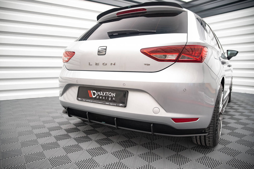 Maxton Design Street Pro Heckschürze passend für Seat Leon Hatchback Mk3