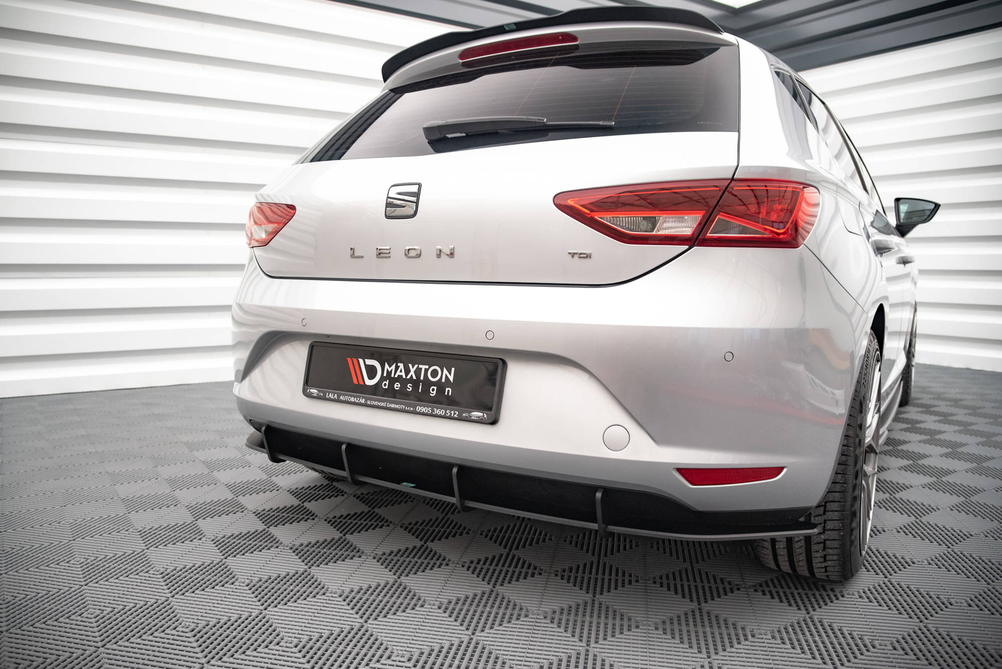 Maxton Design Street Pro Heckschürze passend für Seat Leon Hatchback Mk3