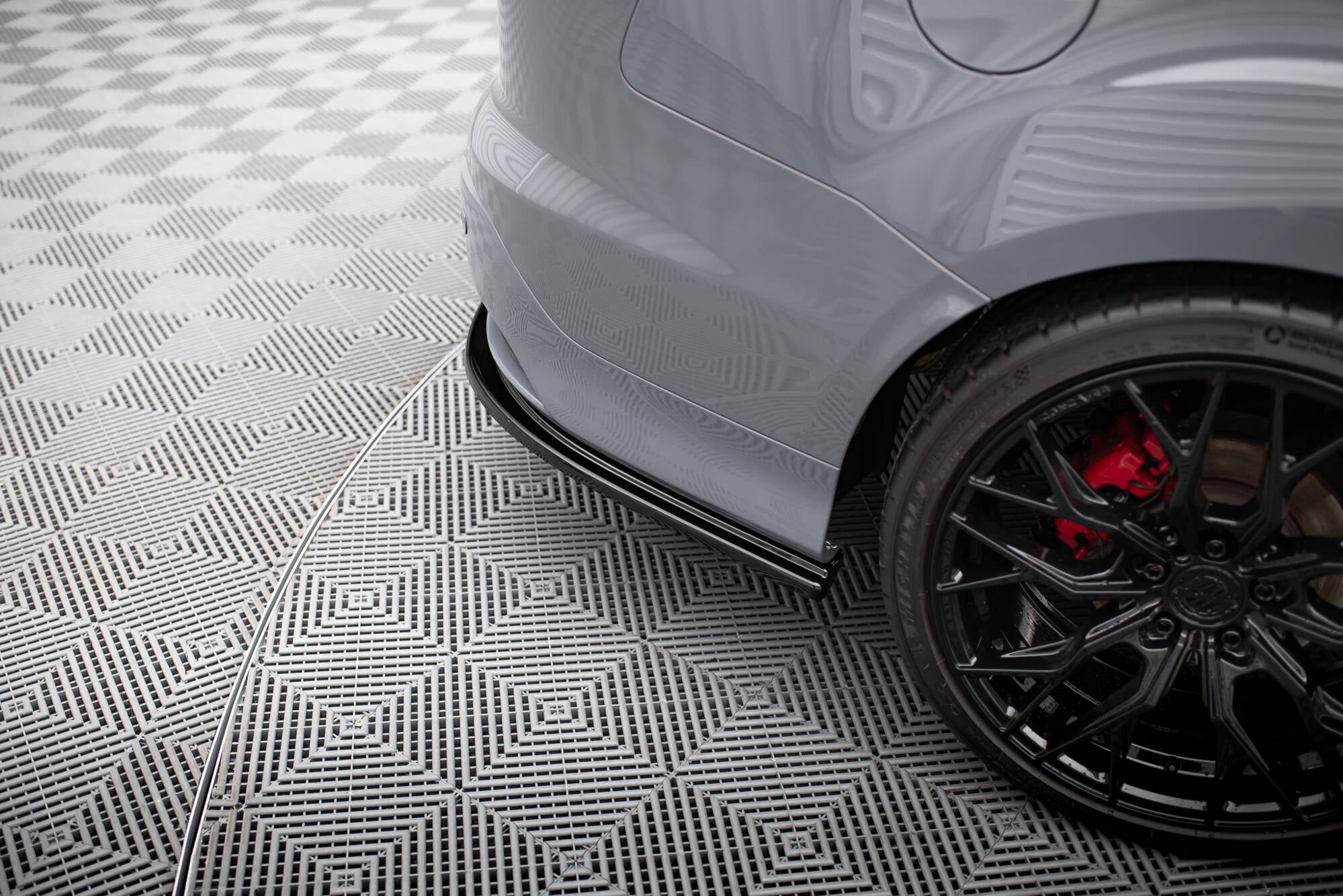 Maxton Design Heck Ansatz Flaps Diffusor passend für Ford Focus ST Kombi Mk3 / Mk3 Facelift schwarz Hochglanz