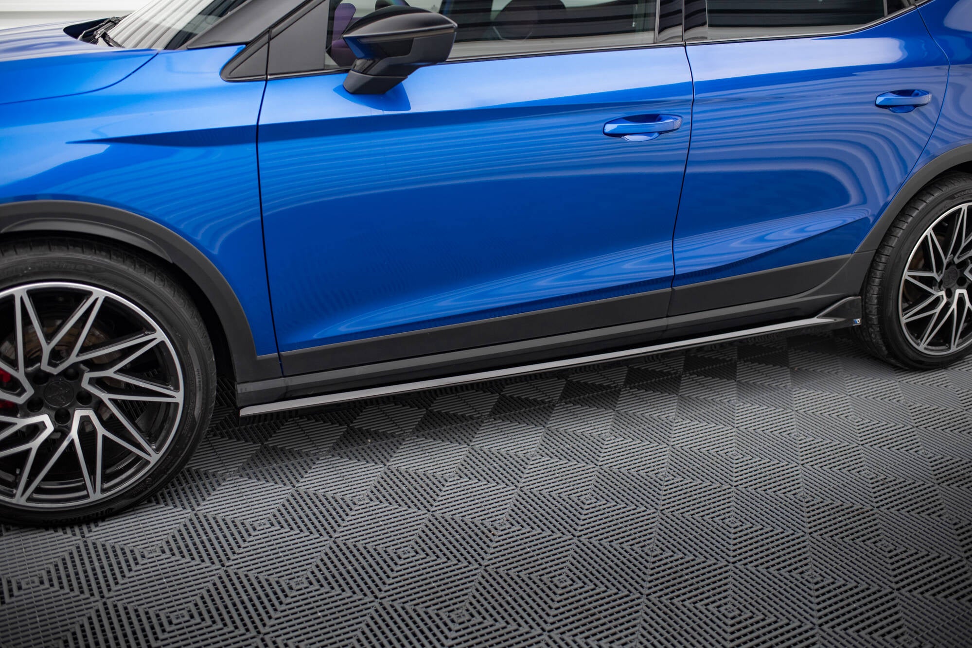 Maxton Design Street+ Seitenschweller Leisten passend für Seat Arona FR Mk1 schwarz Hochglanz