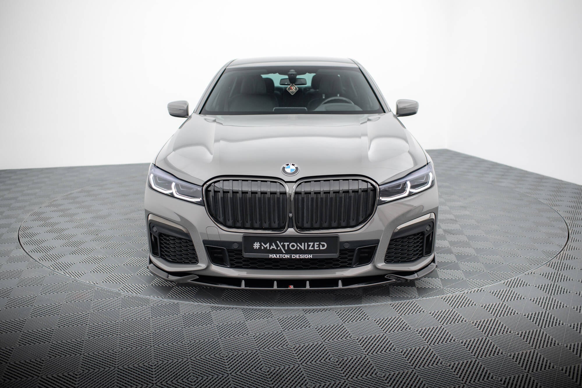 Maxton Design Street+ Spoilerlippe Front Ansatz V.5 passend für BMW 7 M-Paket G11 / G12 Facelift schwarz Hochglanz