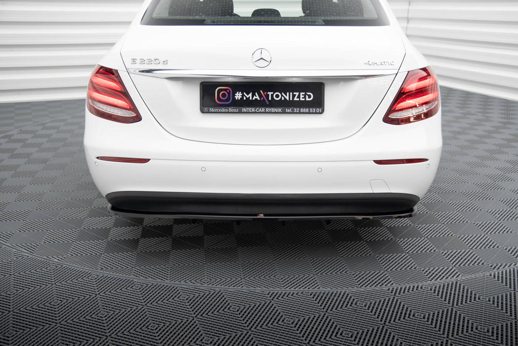 Maxton Design Street+ Mittlerer Diffusor RACE passend für Mercedes-Benz E W213 schwarz Hochglanz
