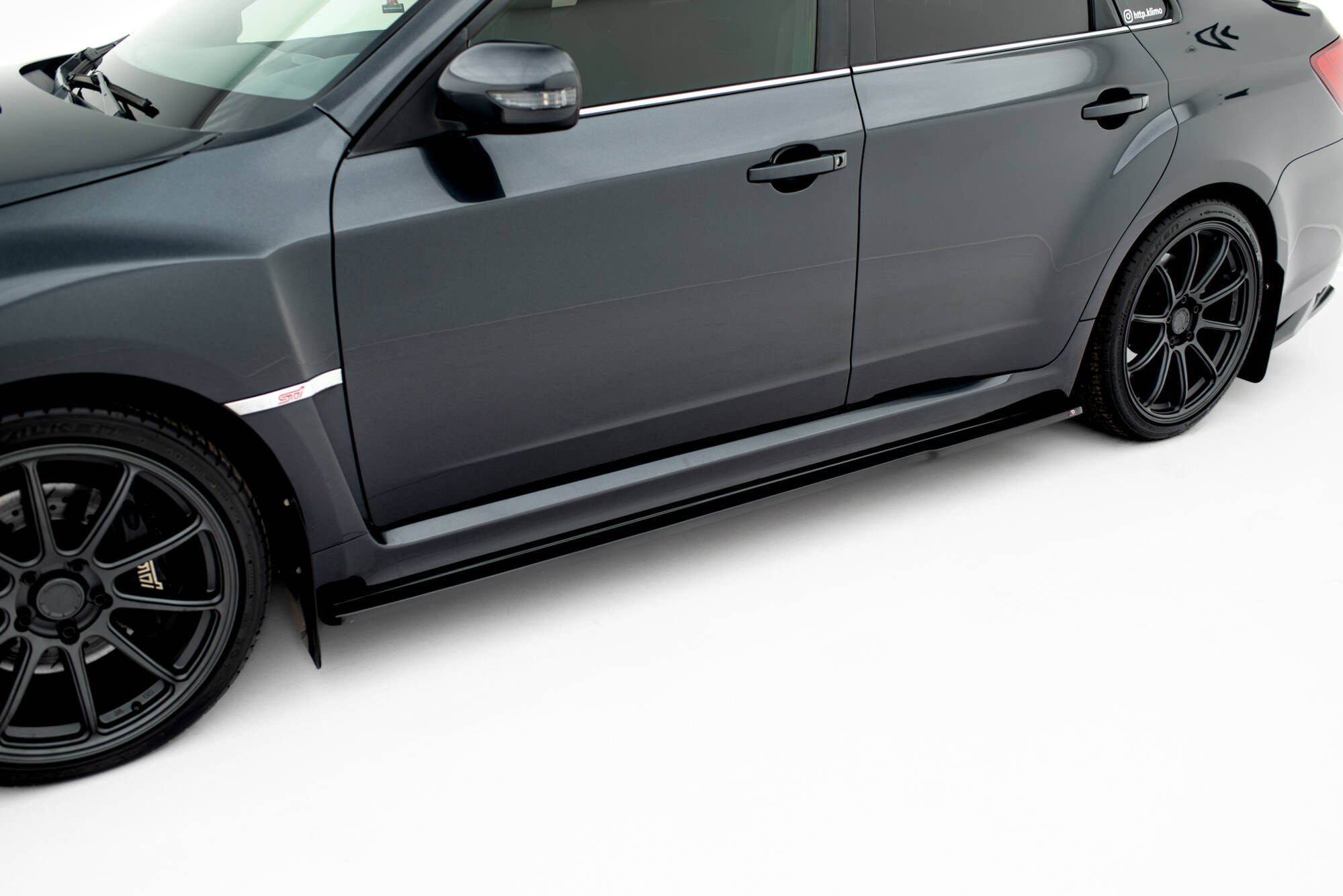 Maxton Design Street+ Seitenschweller Leisten passend für V.1 passend für Subaru Impreza WRX STI Mk3 Facelift schwarz Hochglanz