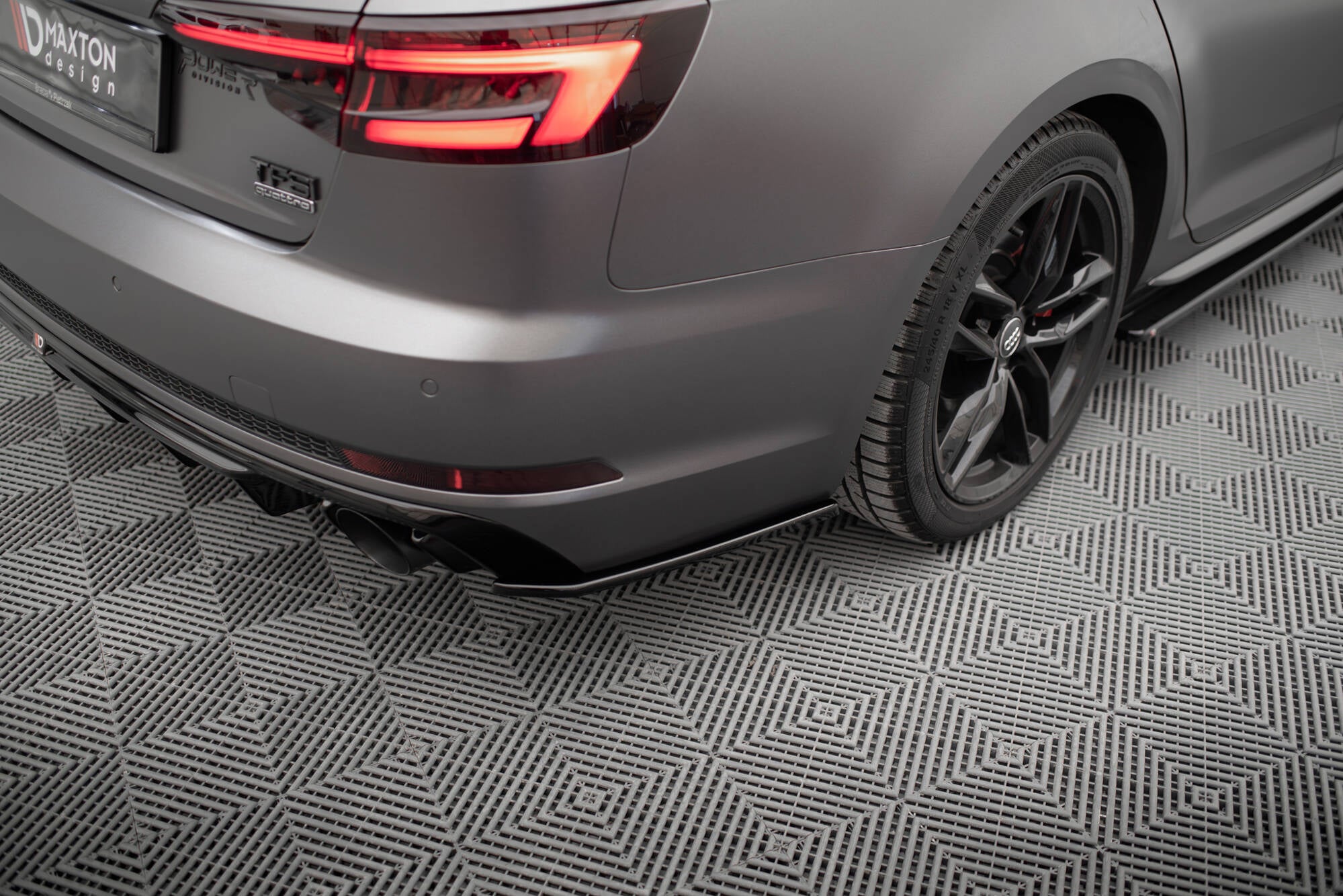 Maxton Design Heck Ansatz Flaps Diffusor V.3 passend für Audi A4 S-line B9 schwarz Hochglanz