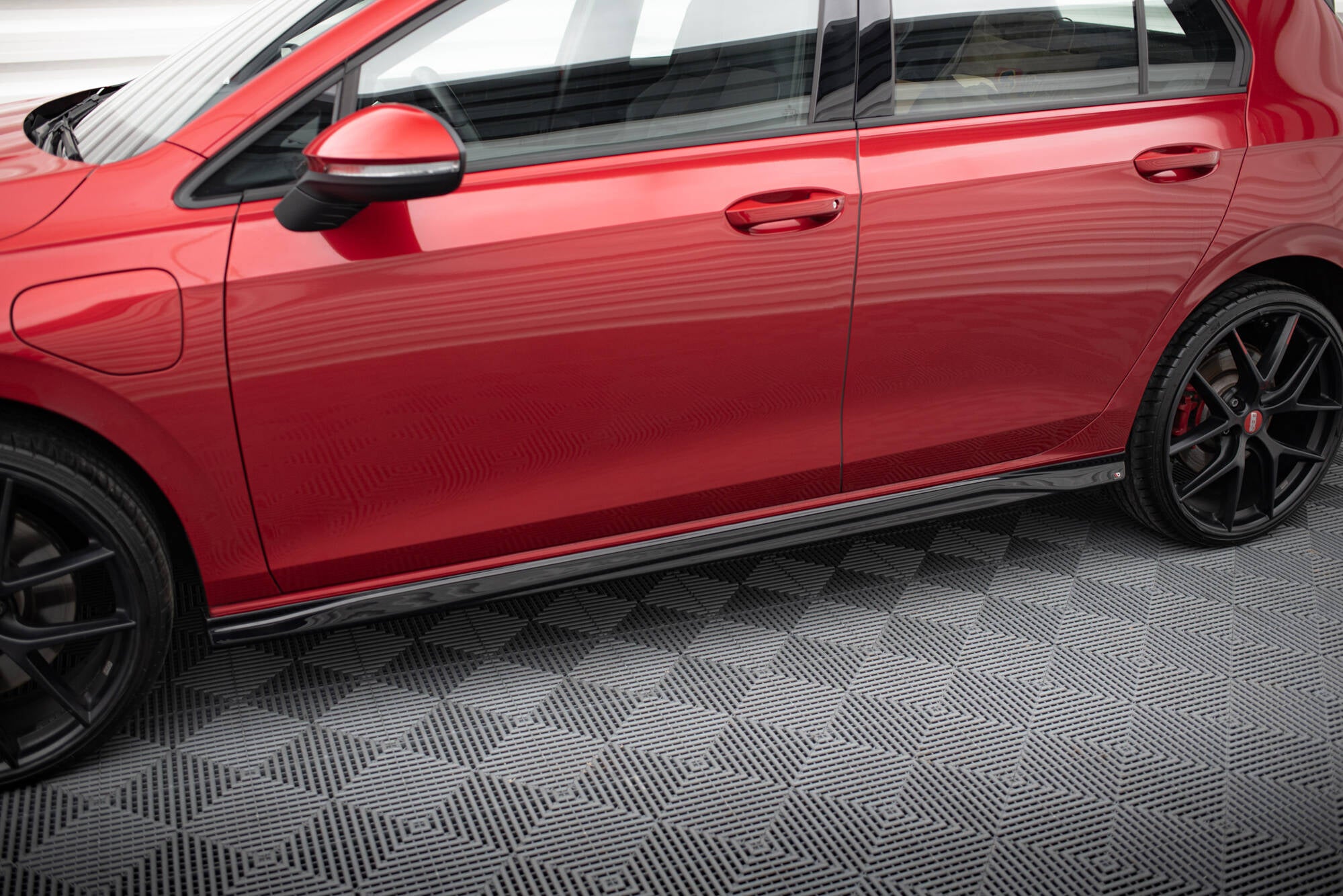 Maxton Design Street+ Seitenschweller Leisten passend für V.3 passend für VW Golf GTI / GTE / GTI Clubsport / GTD / R-Line Mk8 schwarz Hochglanz