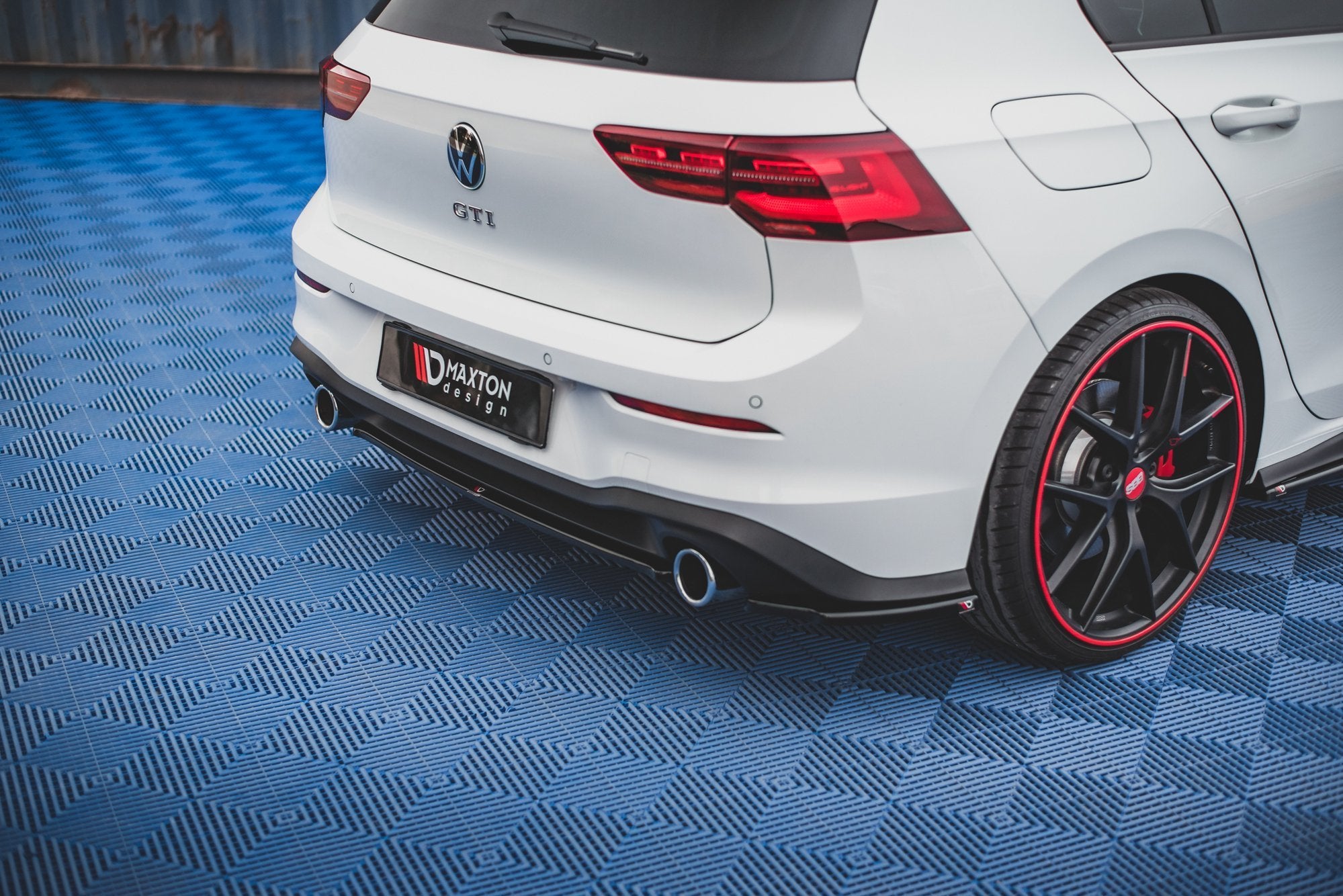 Maxton Design Heckansatz VW Golf GTI Mk8 schwarz Hochglanz für Volkswagen Golf Mk8