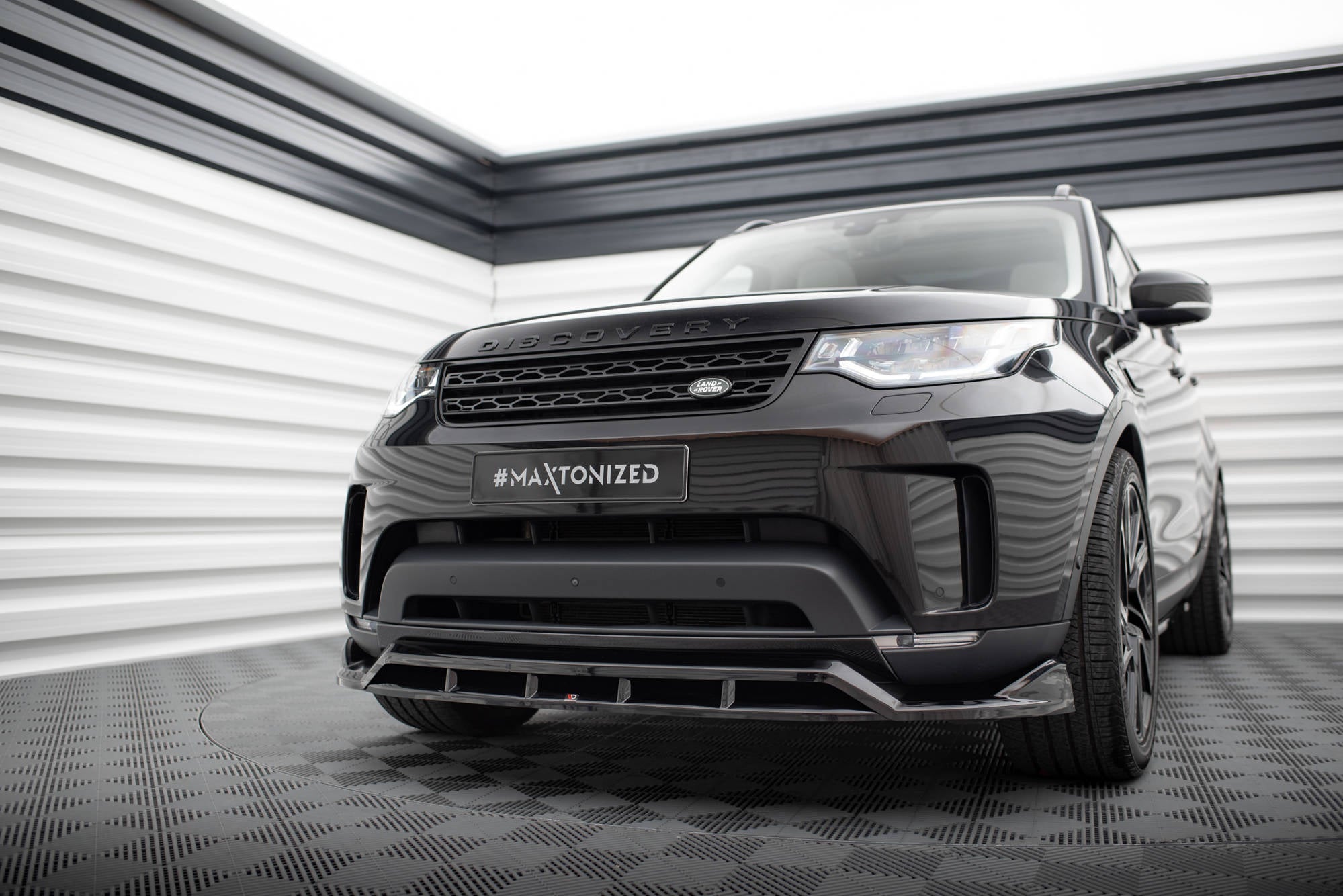 Maxton Design Street+ Spoilerlippe Front Ansatz passend für Land Rover Discovery HSE Mk5 schwarz Hochglanz