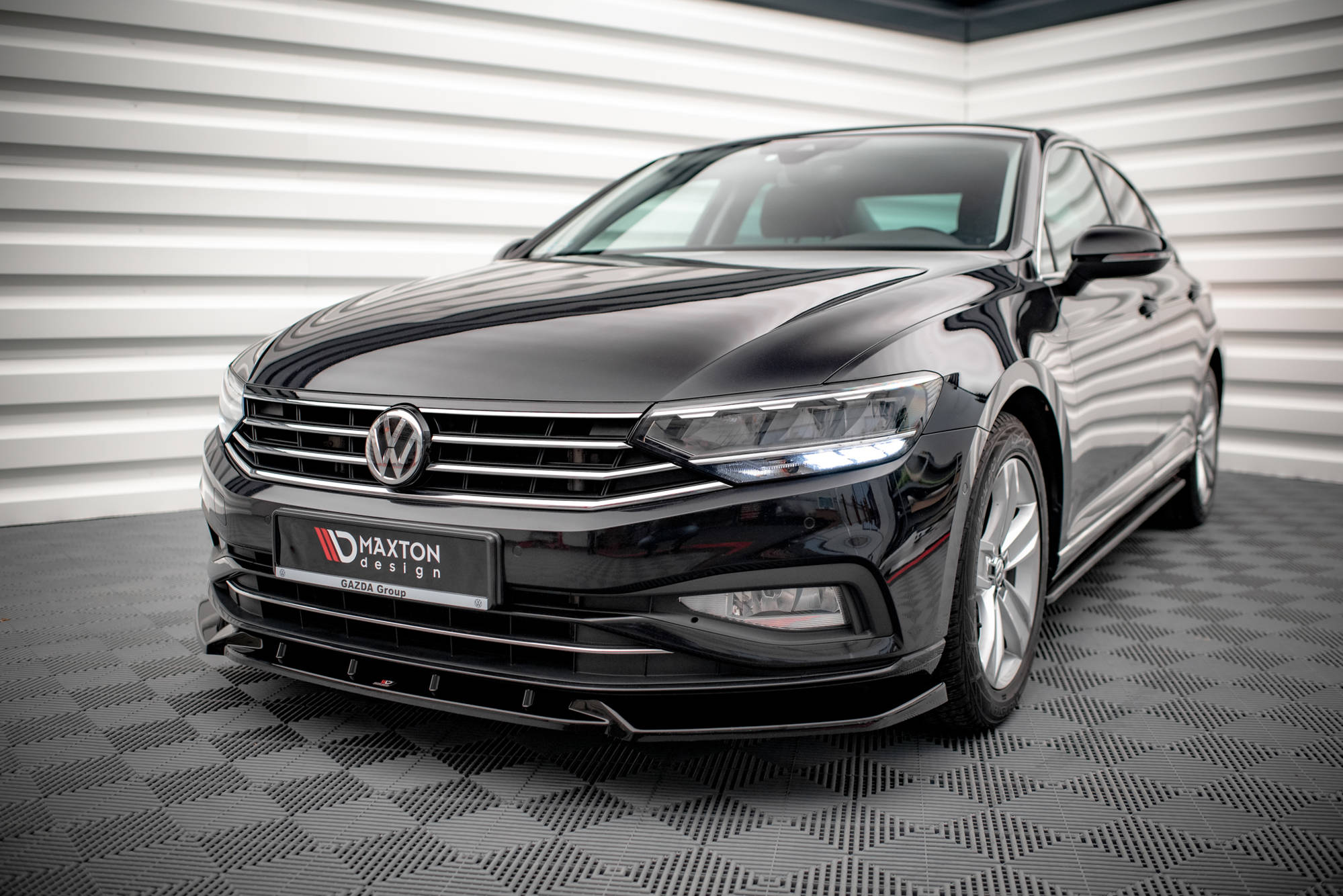 Maxton Design Street+ Spoilerlippe Front Ansatz V.2 passend für VW Passat B8 Facelift schwarz Hochglanz