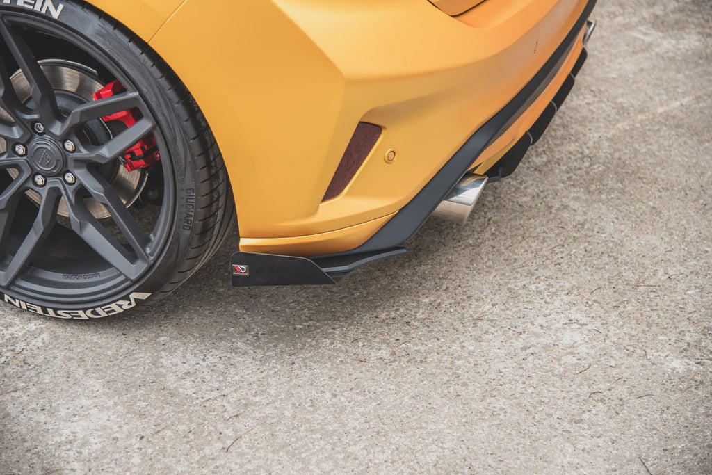 Maxton Design Street Pro Heck Ansatz Flaps Diffusor + Flaps passend für Ford Focus ST Mk4 schwarz Hochglanz