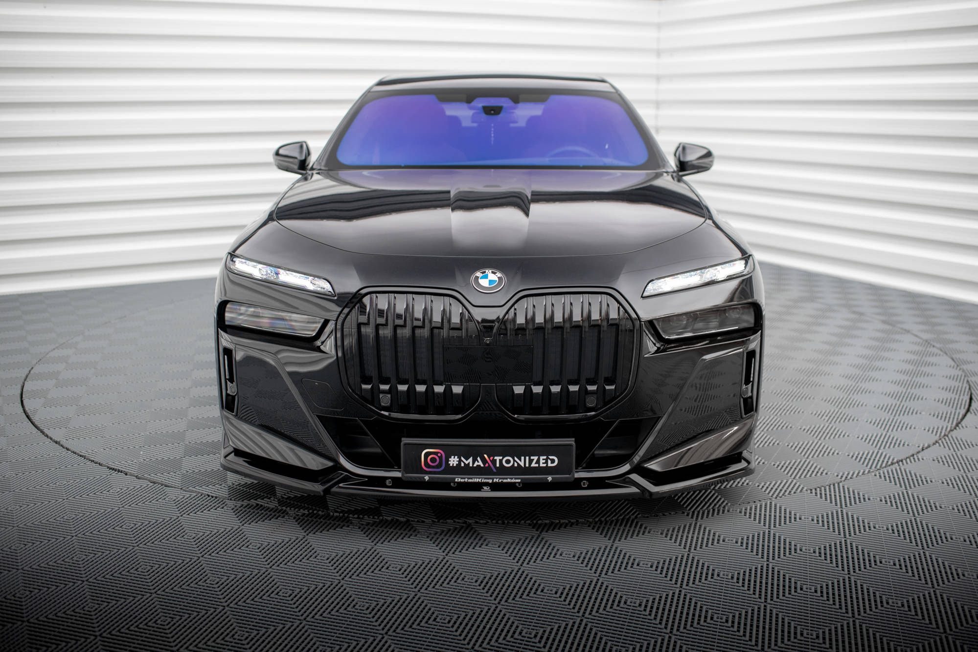 Maxton Design Street+ Spoilerlippe Front Ansatz V.2 passend für BMW 7 M-Paket / M760e / i7 M-Paket G70 schwarz Hochglanz