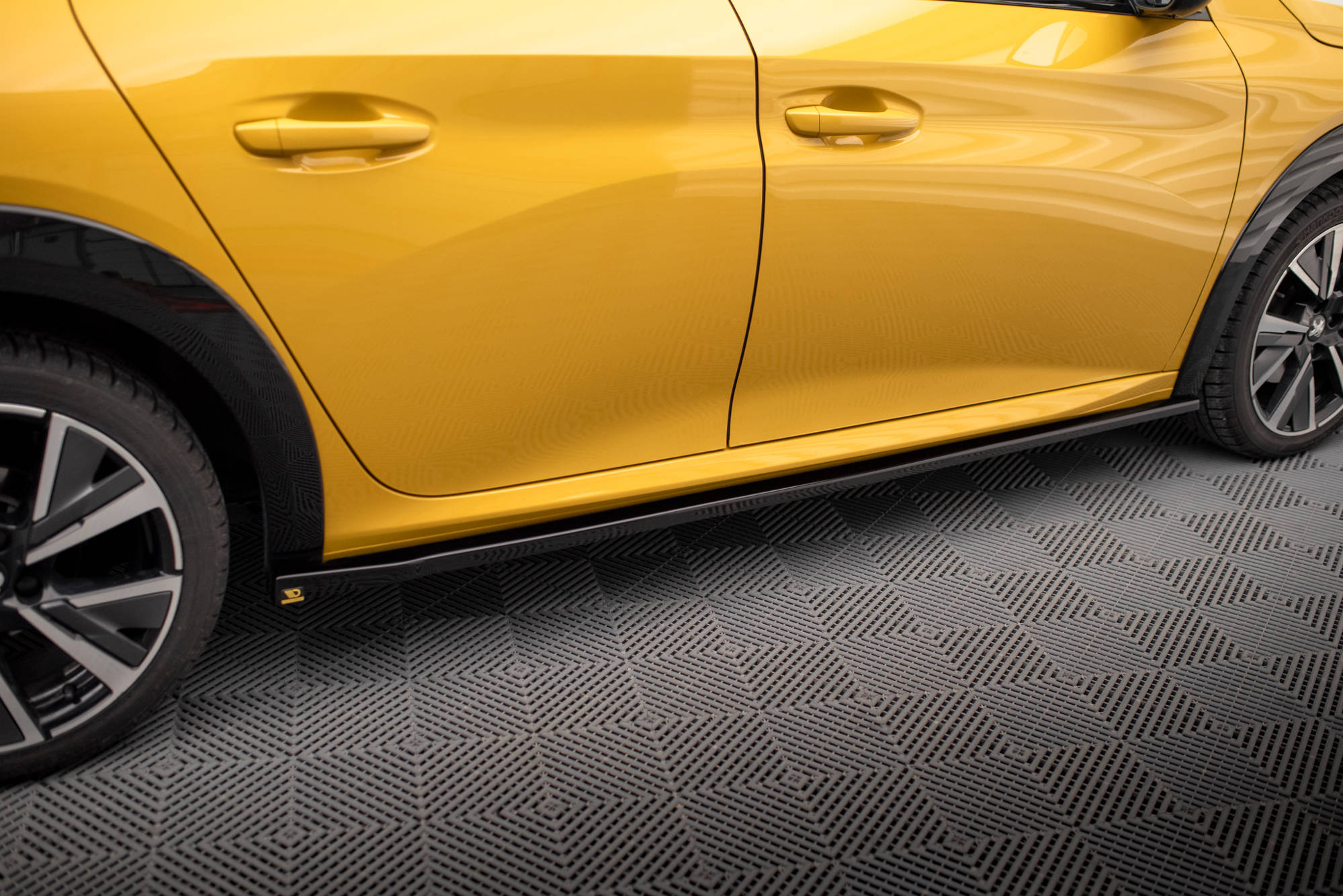 Maxton Design Street+ Seitenschweller Leisten passend für Peugeot 208 GT Mk2 schwarz Hochglanz
