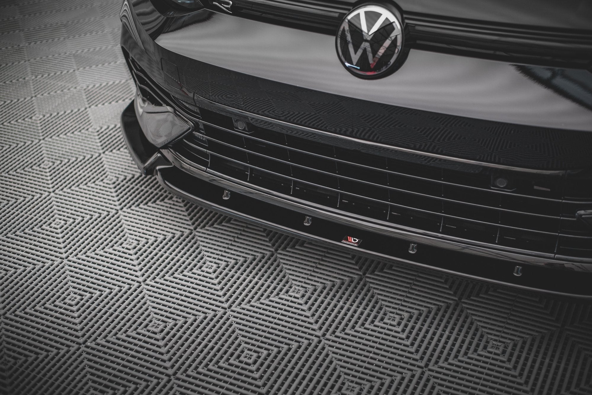 Maxton Design Street+ Spoilerlippe Front Ansatz V.2 passend für VW Golf R Hatchback / Variant Mk8 schwarz Hochglanz