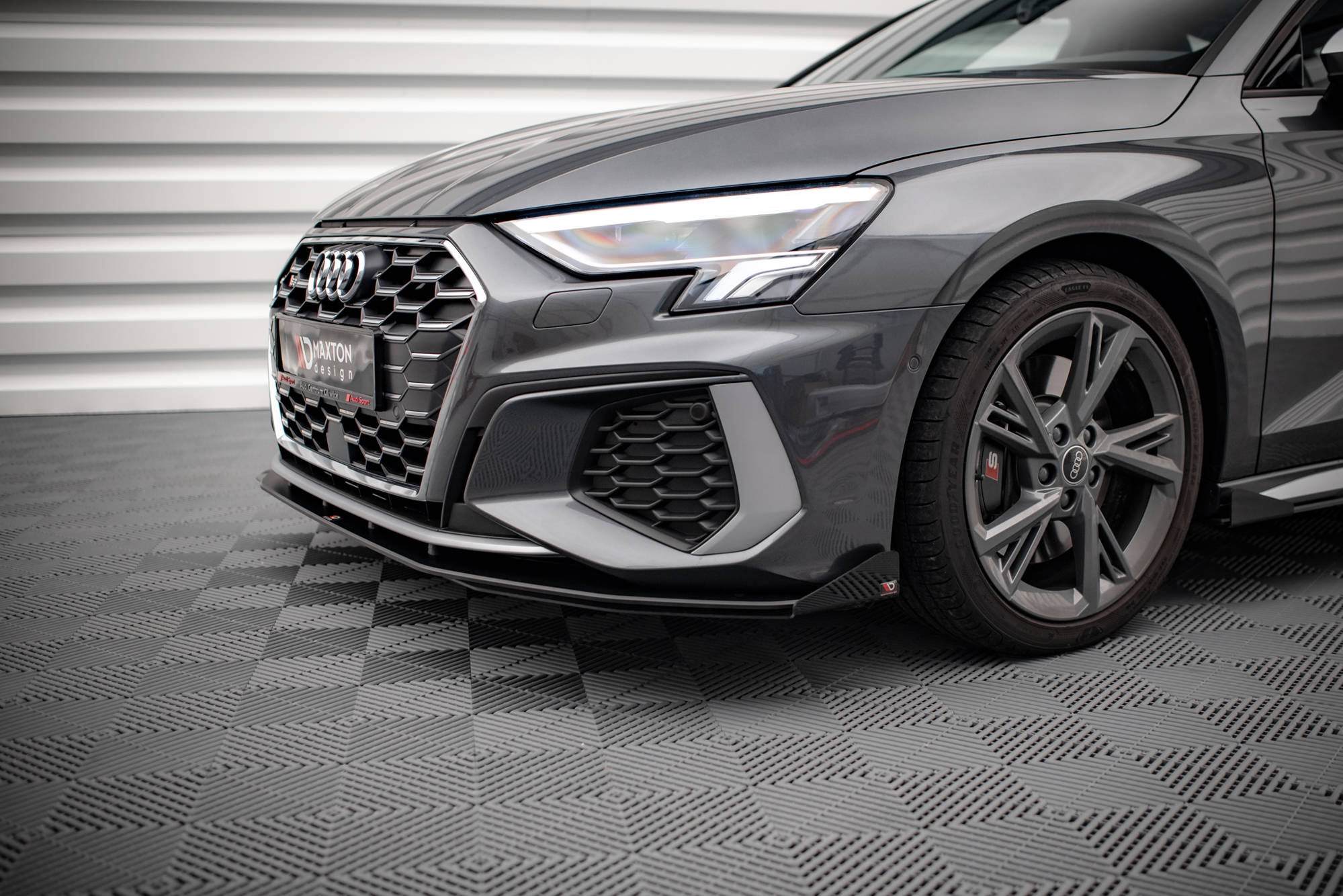 Maxton Design Street Pro Street+ Spoilerlippe Front Ansatz passend für + Flaps passend für + Flaps Audi S3 / A3 S-Line 8Y schwarz Hochglanz