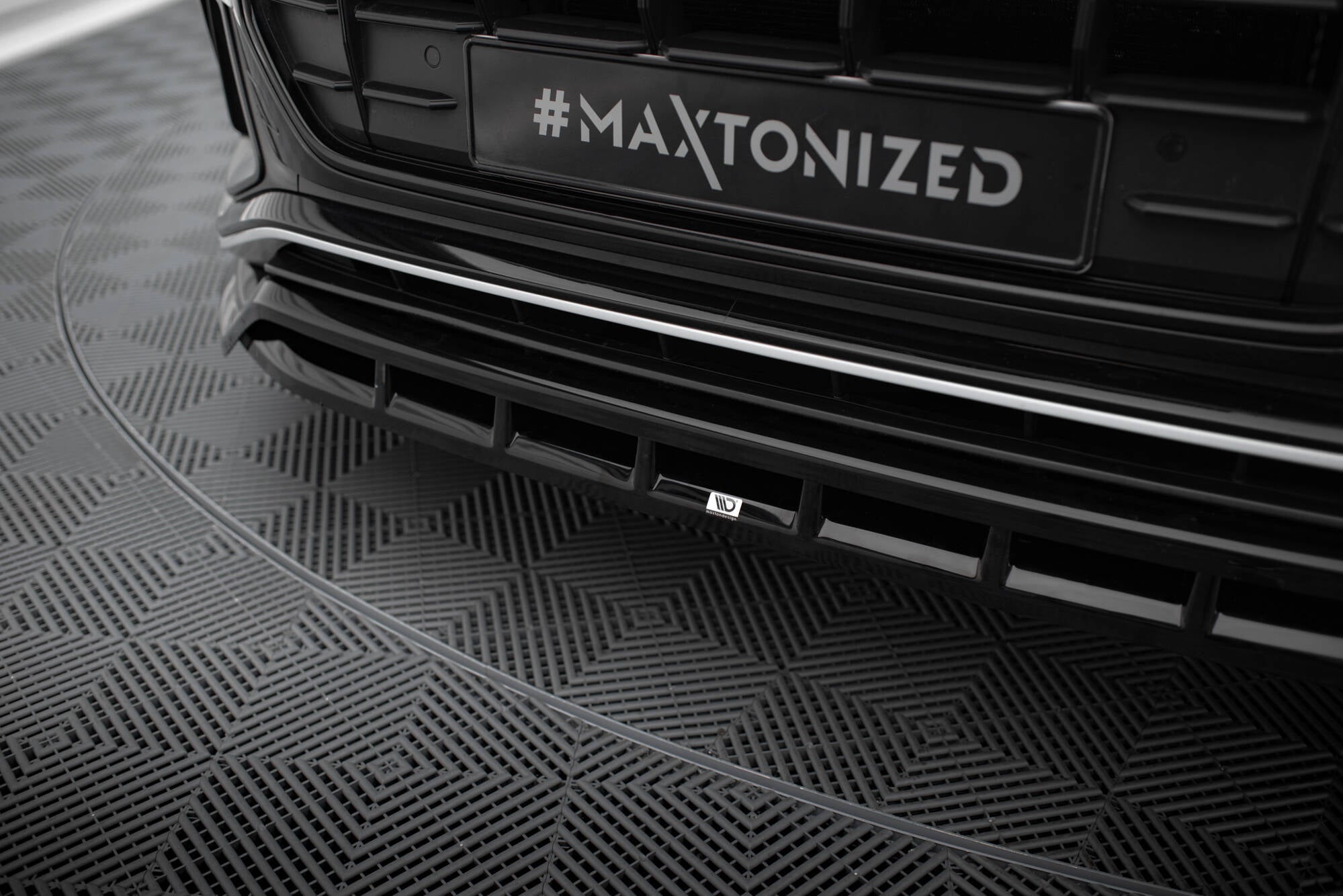 Maxton Design Street+ Spoilerlippe Front Ansatz V.2 passend für Audi SQ8 / Q8 S-Line Mk1 schwarz Hochglanz