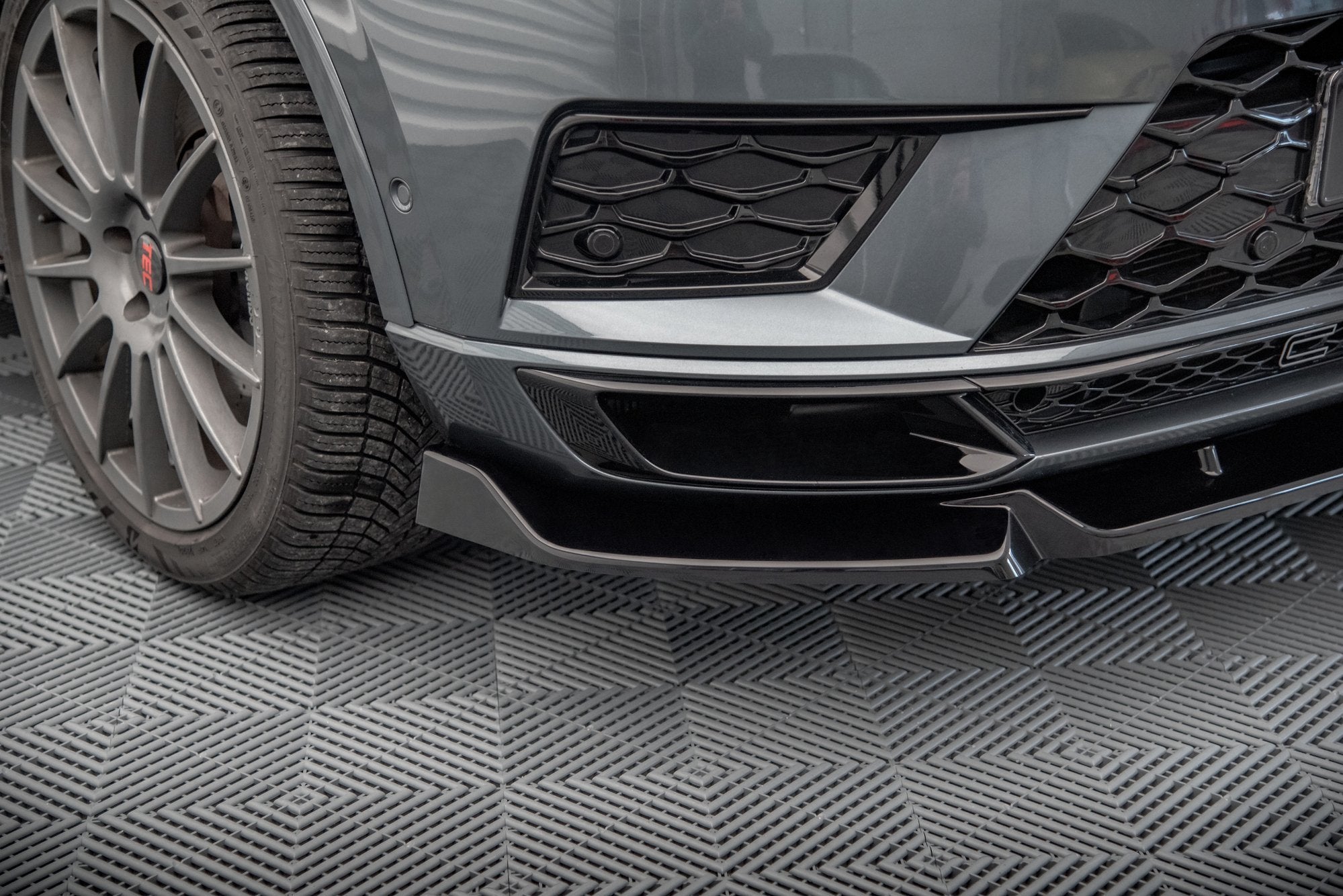 Maxton Design Street+ Spoilerlippe Front Ansatz V.1 passend für Cupra Ateca Mk1 schwarz Hochglanz