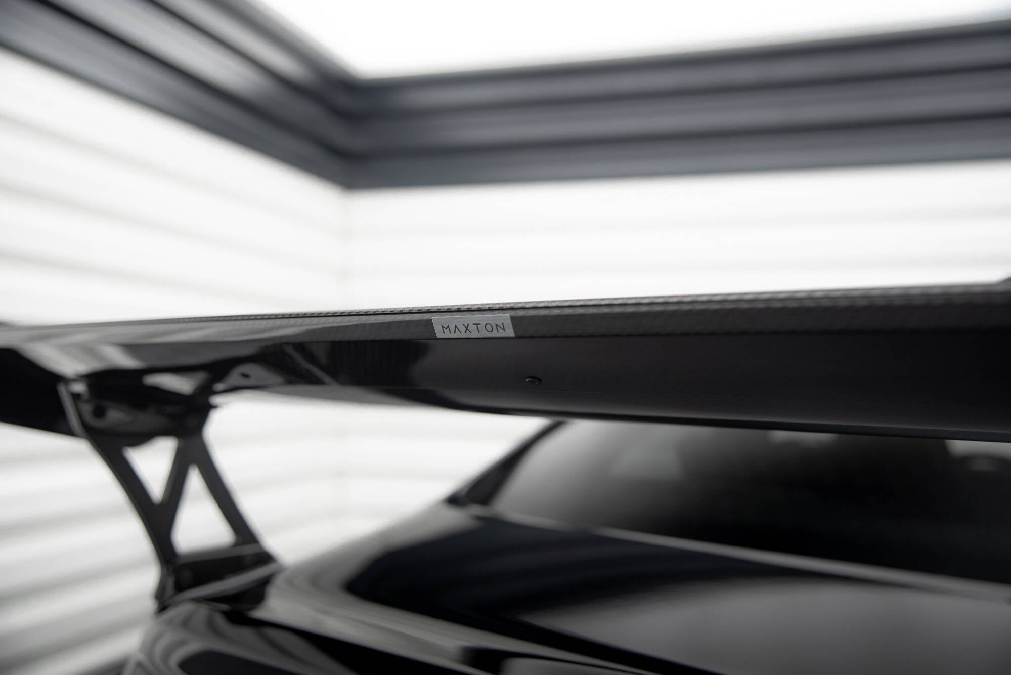 Maxton Design Carbon Fiber Spoiler With External Brackets Uprights +LED light BMW M2 G87 / M240i / 2 M-Paket / 2 Standard G42 für BMW 2er G42