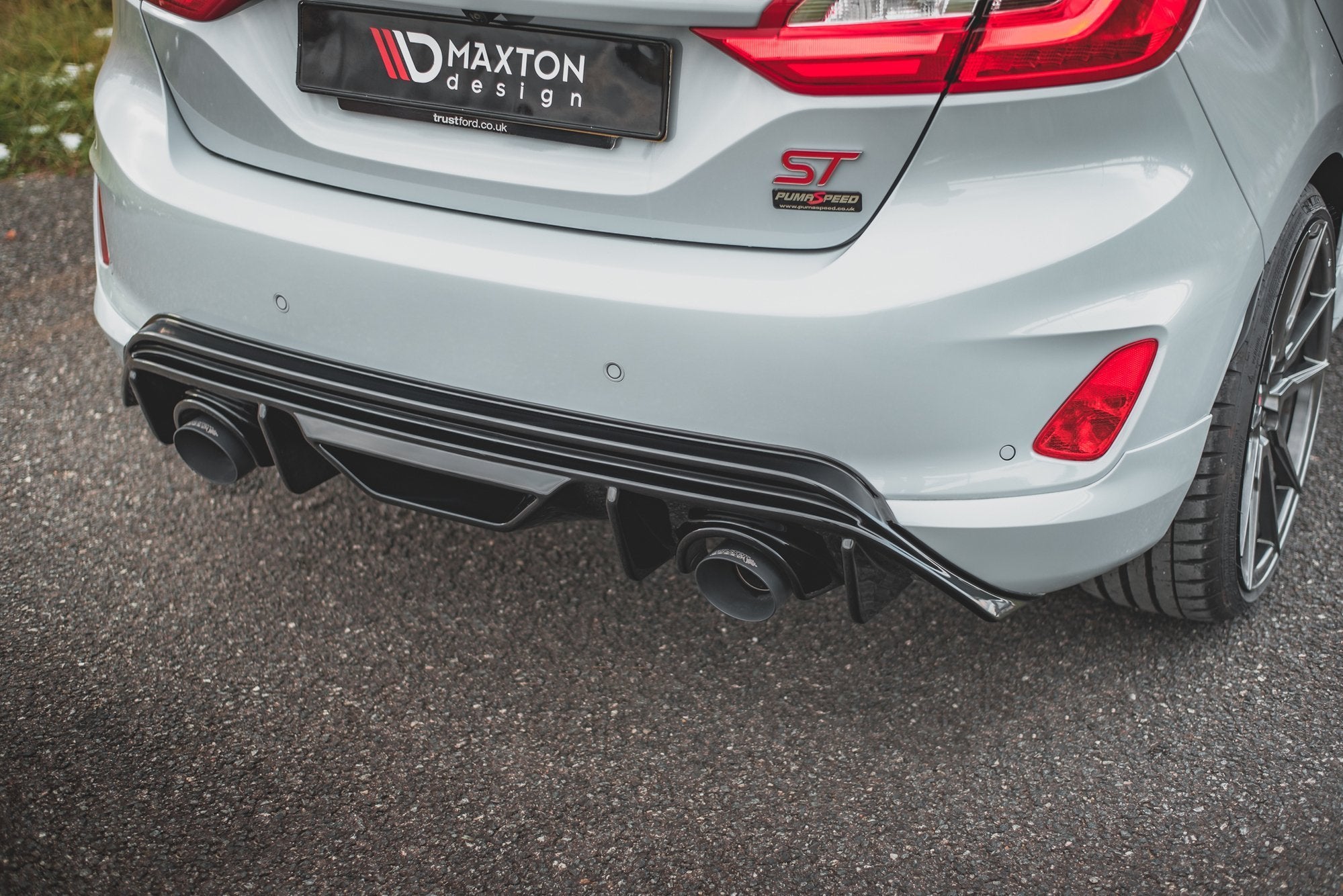 Maxton Design Diffusor Heck Ansatz passend für + Milltek Sport Auspuffverlängerung Ford Fiesta ST Mk8 + GPF System