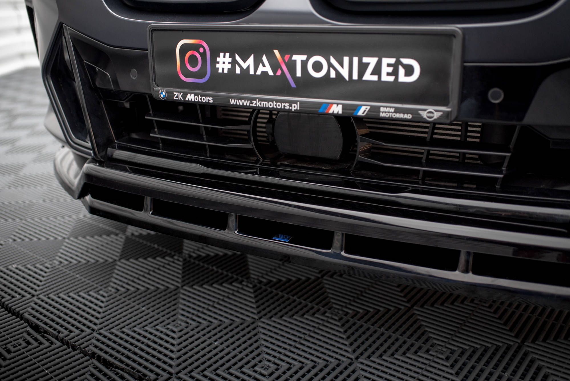 Maxton Design Street+ Spoilerlippe Front Ansatz passend für BMW X3 M-Paket G01 Facelift / iX3 M-Paket G08 Facelift schwarz Hochglanz