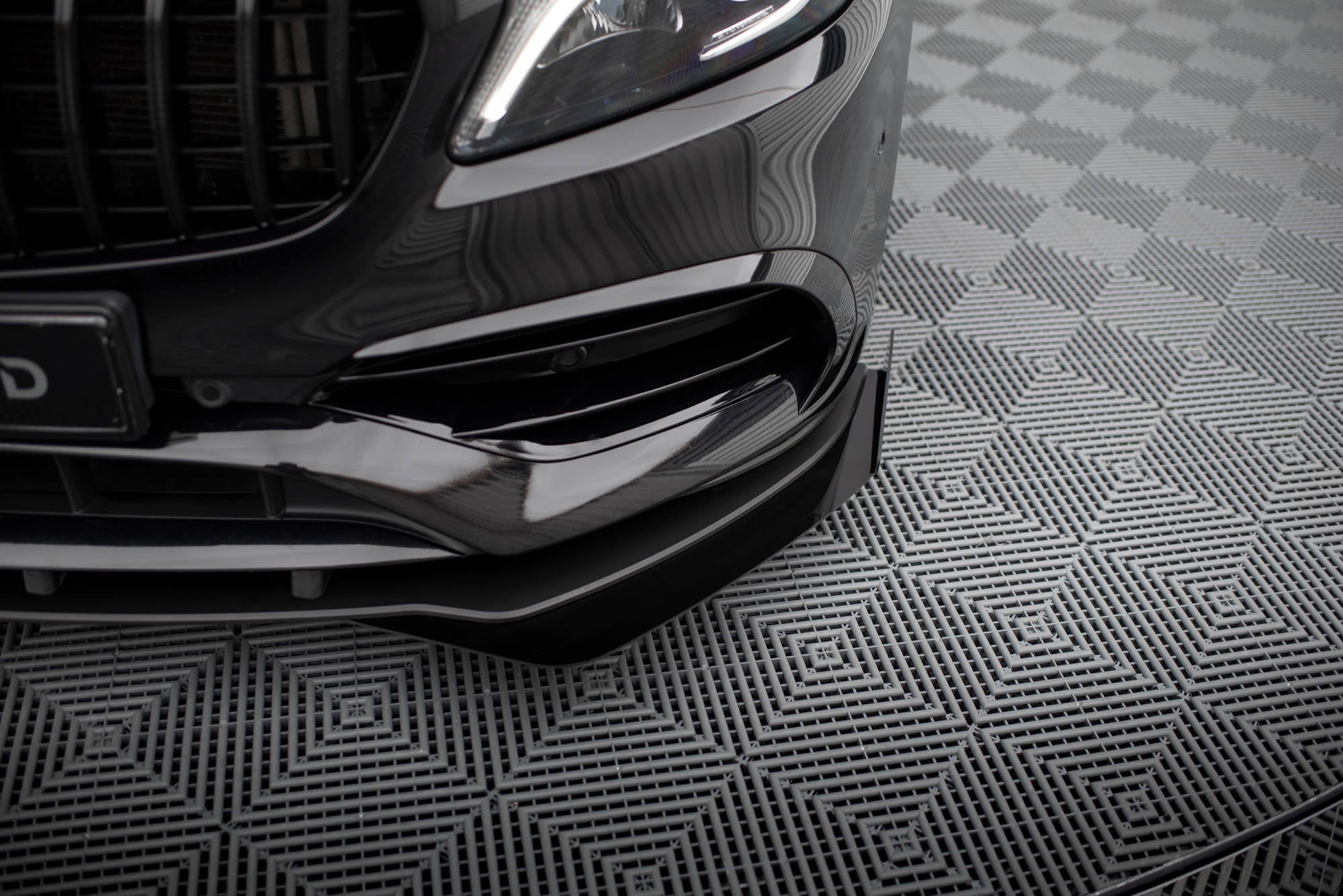 Maxton Design Front Stoßstange Flaps passend für Mercedes-Benz A AMG-Line W176 Facelift schwarz Hochglanz
