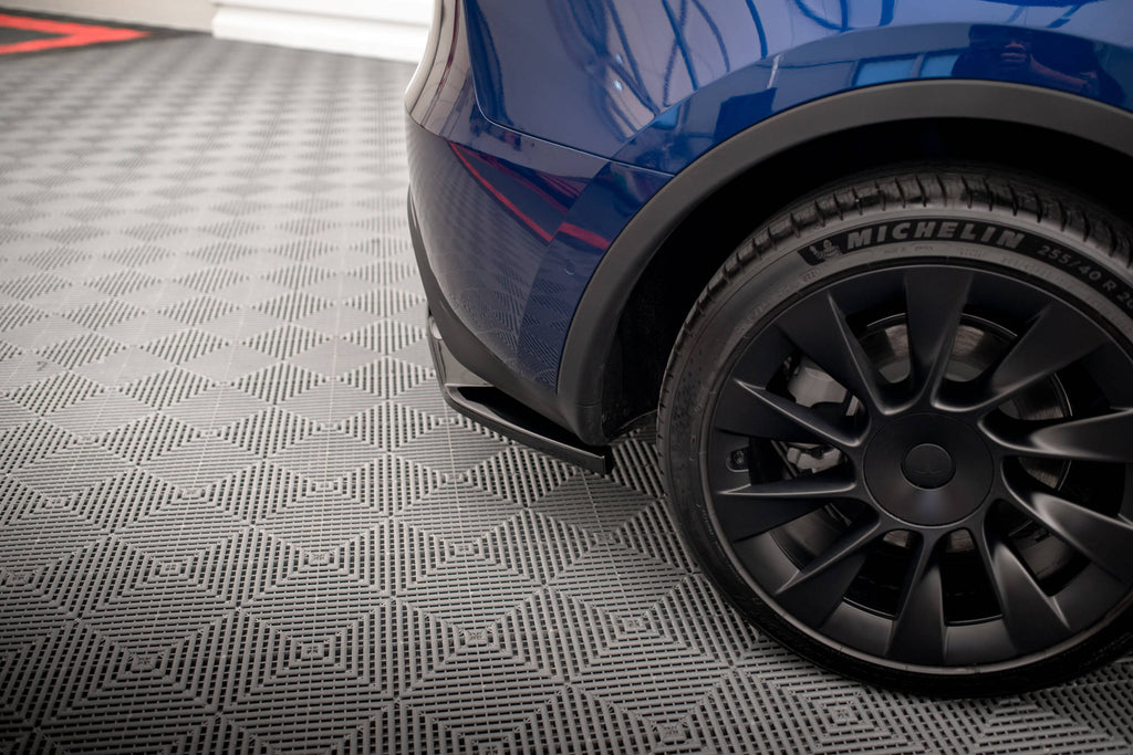 Maxton Design Street+ Mittlerer Diffusor RACE passend für Tesla Model Y schwarz Hochglanz