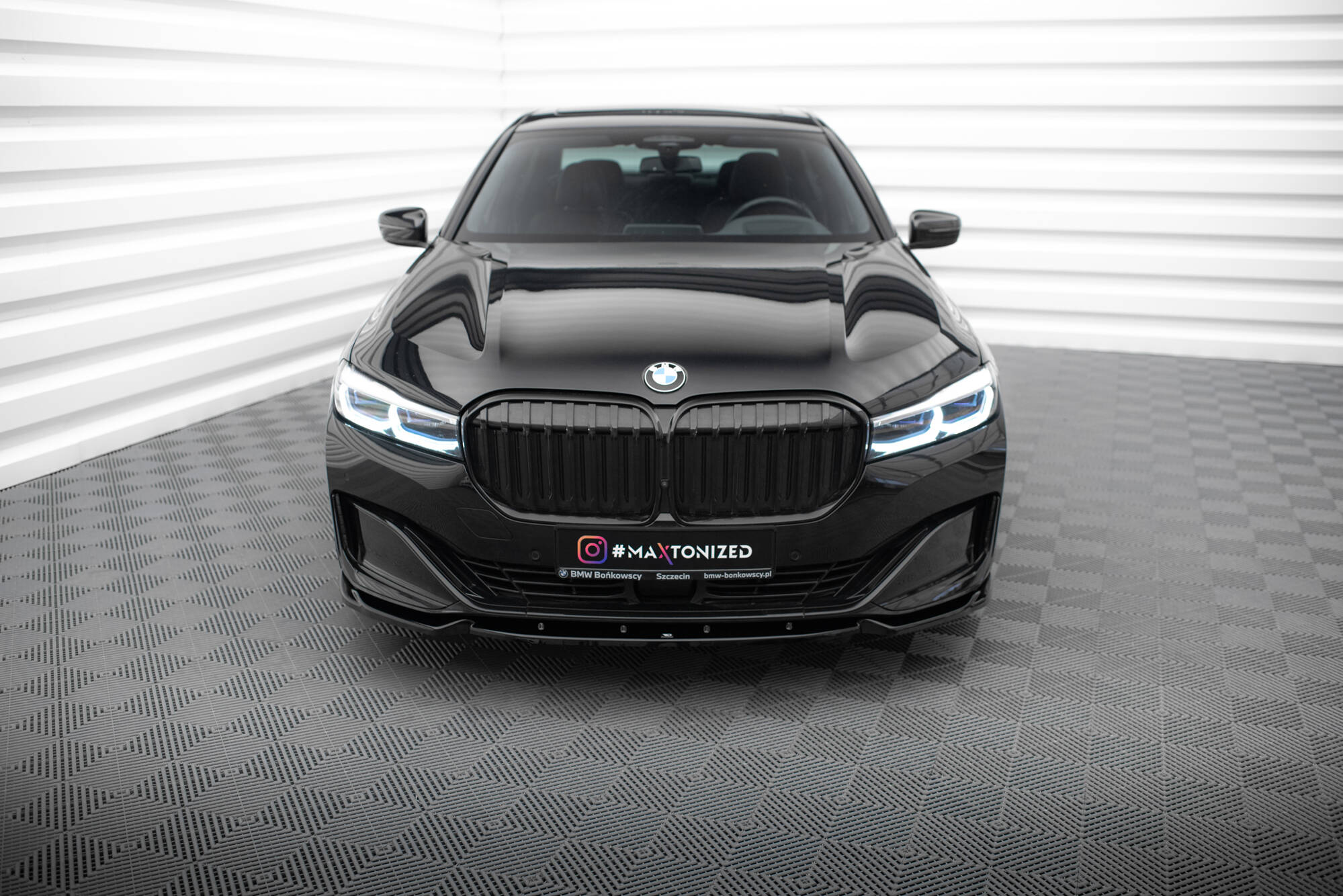 Maxton Design Street+ Spoilerlippe Front Ansatz V.1 passend für BMW 7 G11 / G12 Facelift schwarz Hochglanz