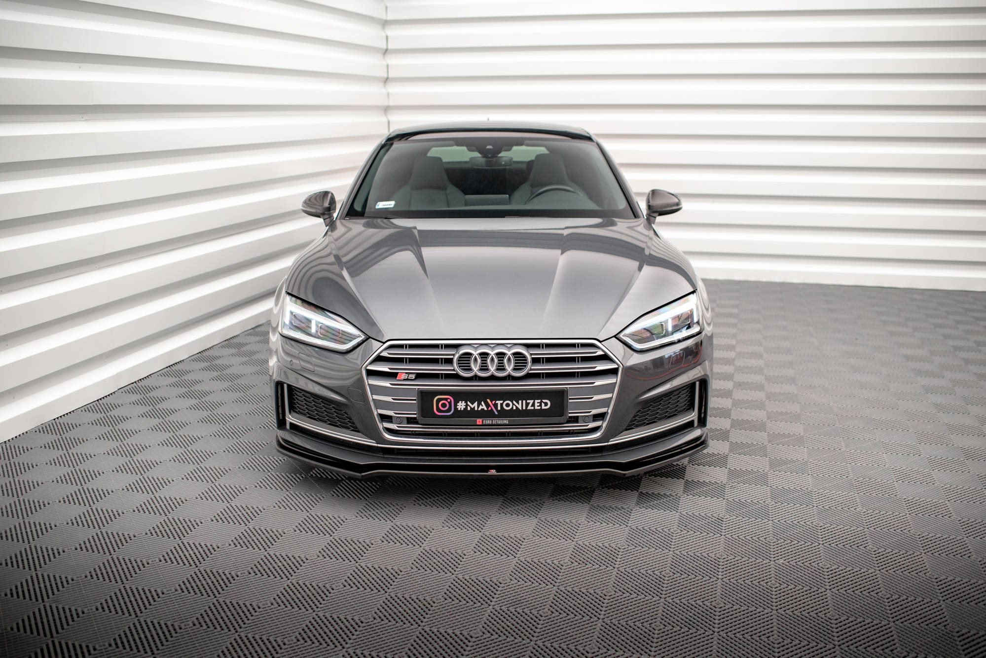 Maxton Design Street+ Spoilerlippe Front Ansatz V.1 passend für Audi S5 / A5 S-Line F5 Coupe / Sportback schwarz Hochglanz