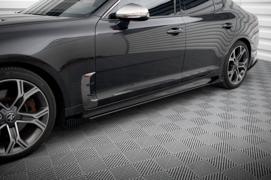 Maxton Design Street Pro Street+ Seitenschweller Leisten + Flaps passend für Kia Stinger GT / GT-Line / Standard Mk1 schwarz Hochglanz