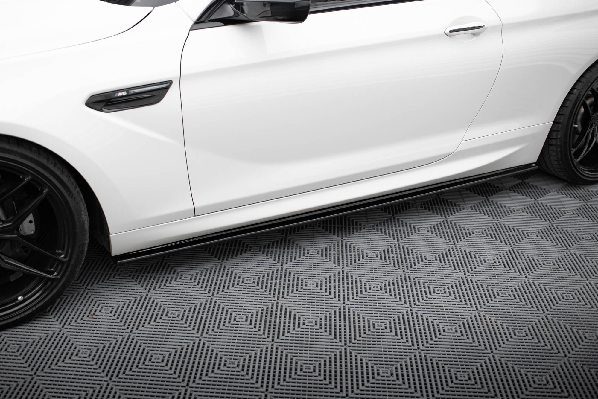 Maxton Design Street+ Seitenschweller Leisten passend für BMW M6 / 6 M-Paket Coupe / Cabriolet F06 / F13 / F12 schwarz Hochglanz