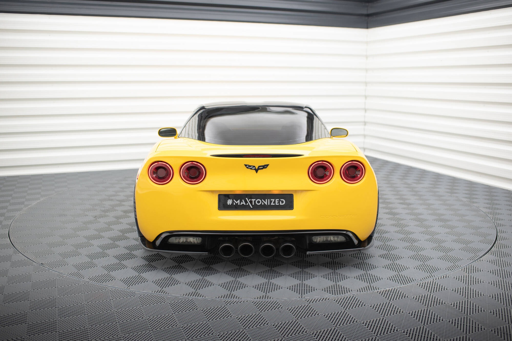 Maxton Design Heck Ansatz Flaps Diffusor passend für Chevrolet Corvette Widebody C6 schwarz Hochglanz