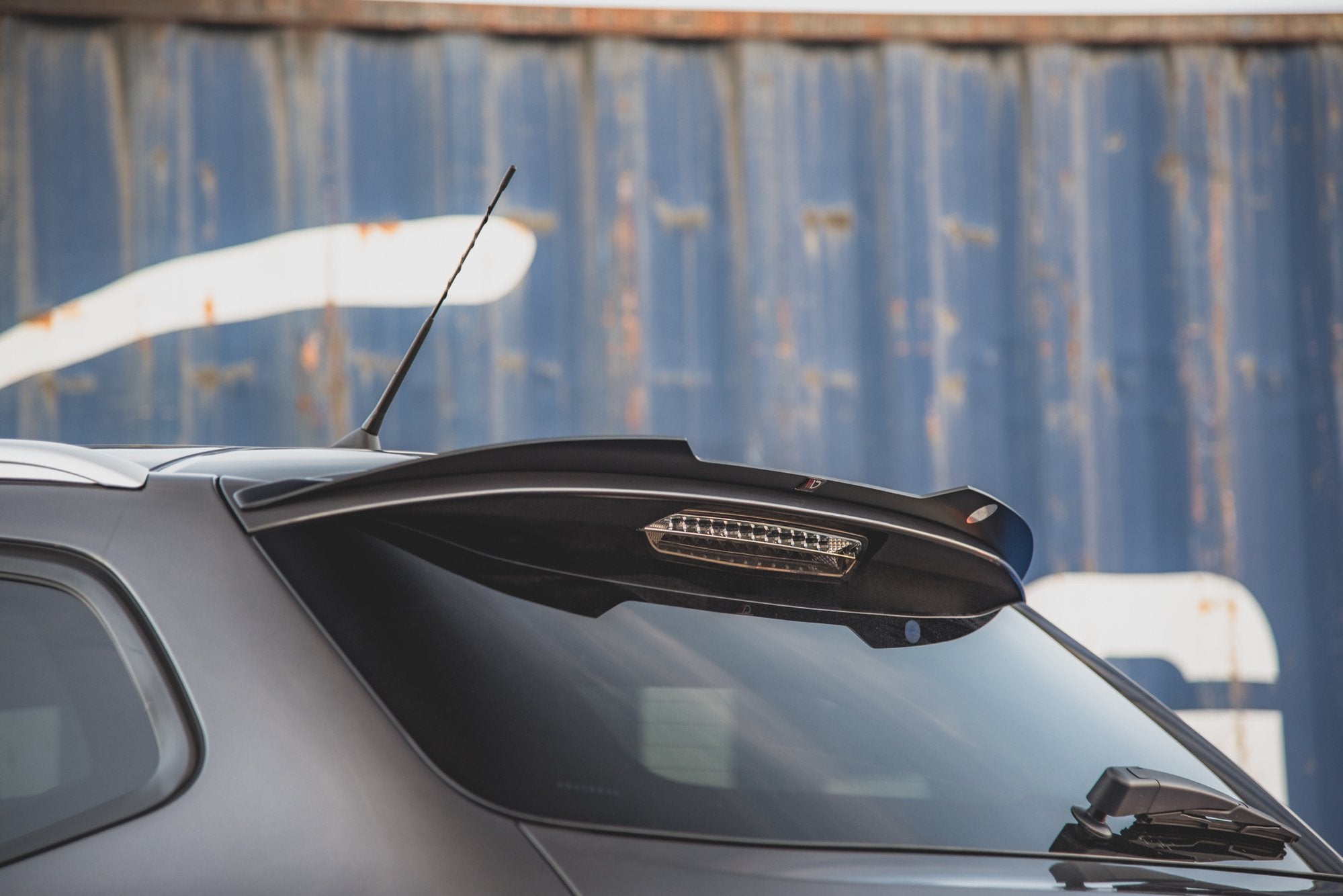 Maxton Design Spoiler CAP passend für Peugeot 308 SW Mk2 schwarz Hochglanz