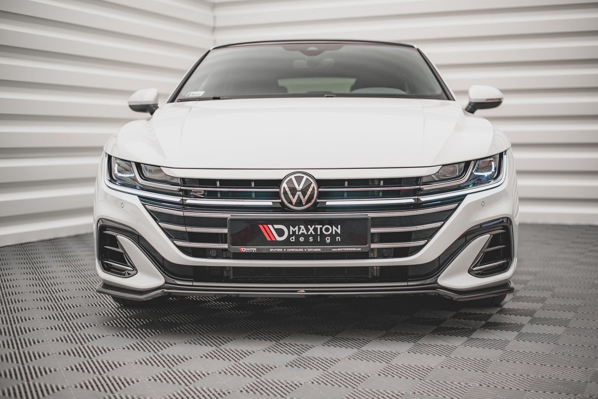 Maxton Design Street+ Spoilerlippe Front Ansatz V.3 passend für VW Arteon R-Line Limousine / Shooting Brake Mk1 Facelift schwarz Hochglanz