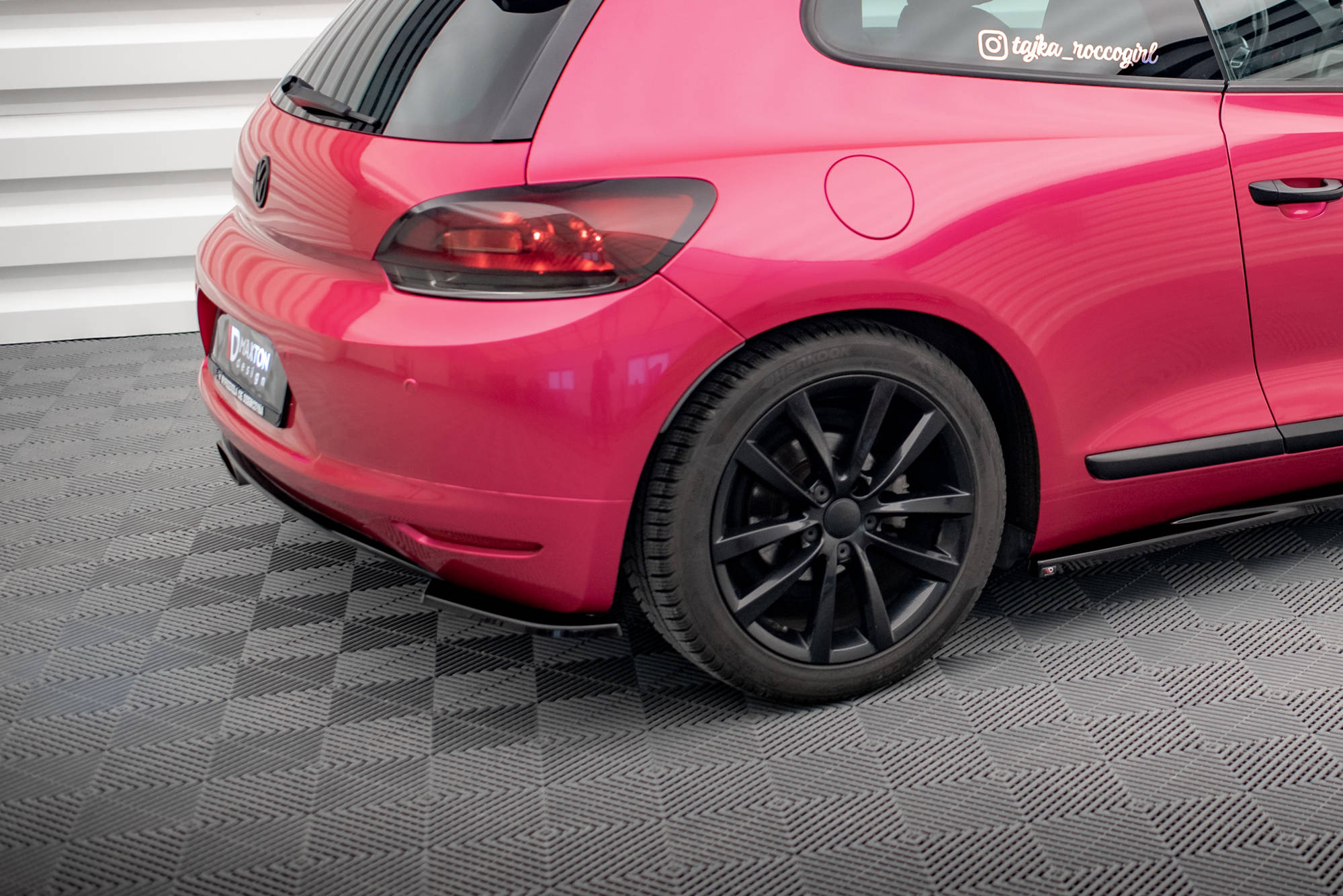 Maxton Design Heck Ansatz Flaps Diffusor passend für VW Scirocco Mk3 schwarz Hochglanz