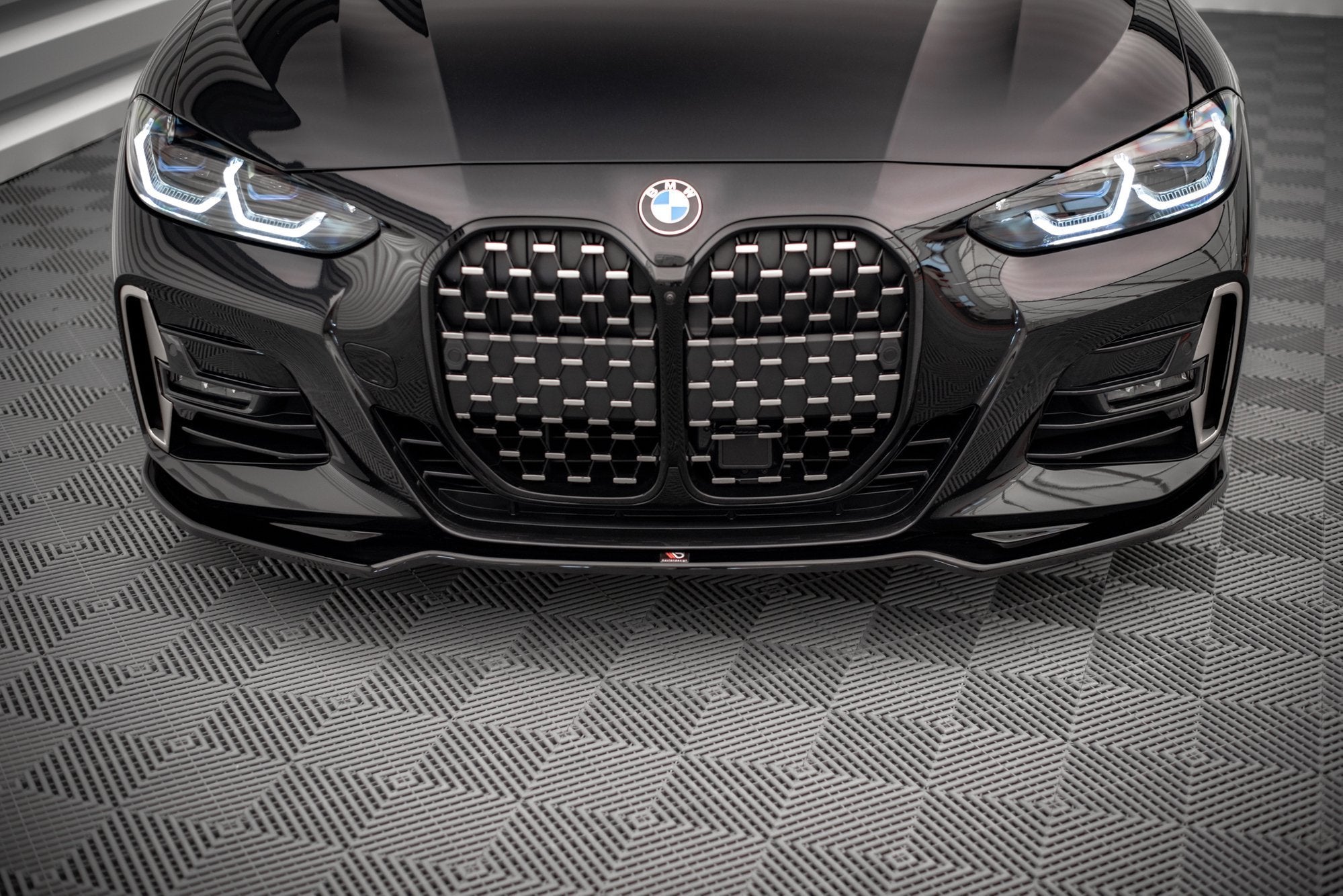 Maxton Design Street+ Spoilerlippe Front Ansatz V.3 passend für BMW 4er M-Paket / M440i G22 / G23 / G22 Facelift / G23 Facelift schwarz Hochglanz