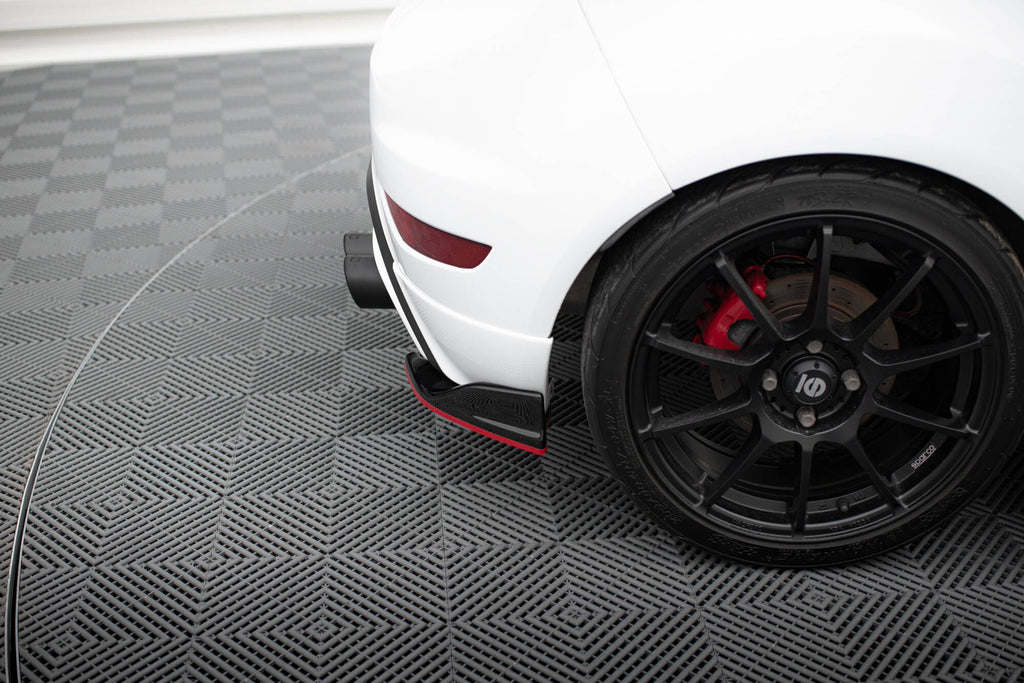 Maxton Design Heck Ansatz Flaps Diffusor V.2 passend für Ford Fiesta ST Mk7 Facelift schwarz Hochglanz