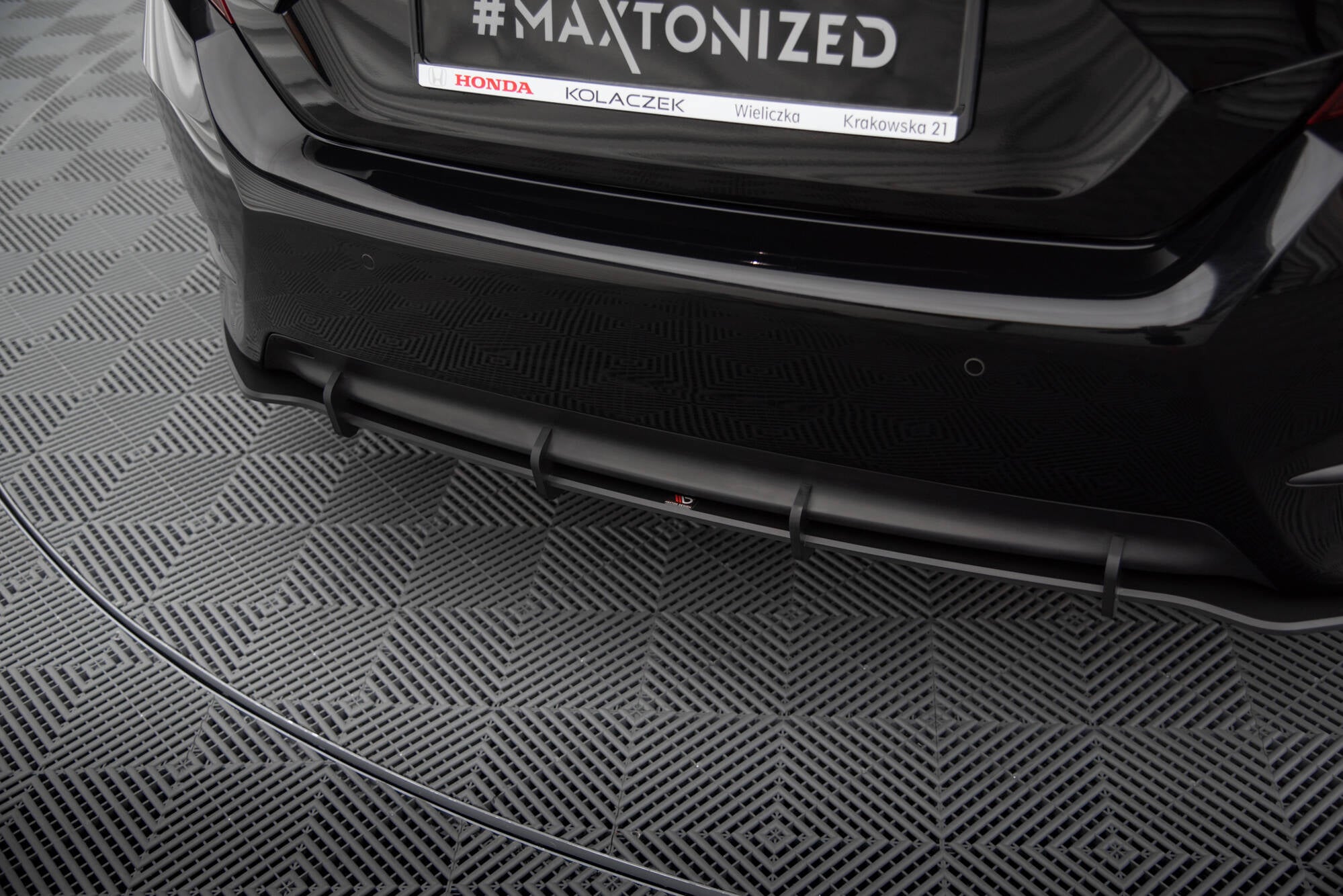 Maxton Design Street Pro Heck Ansatz Flaps Diffusor + Flaps passend für Honda Civic Mk10 schwarz Hochglanz