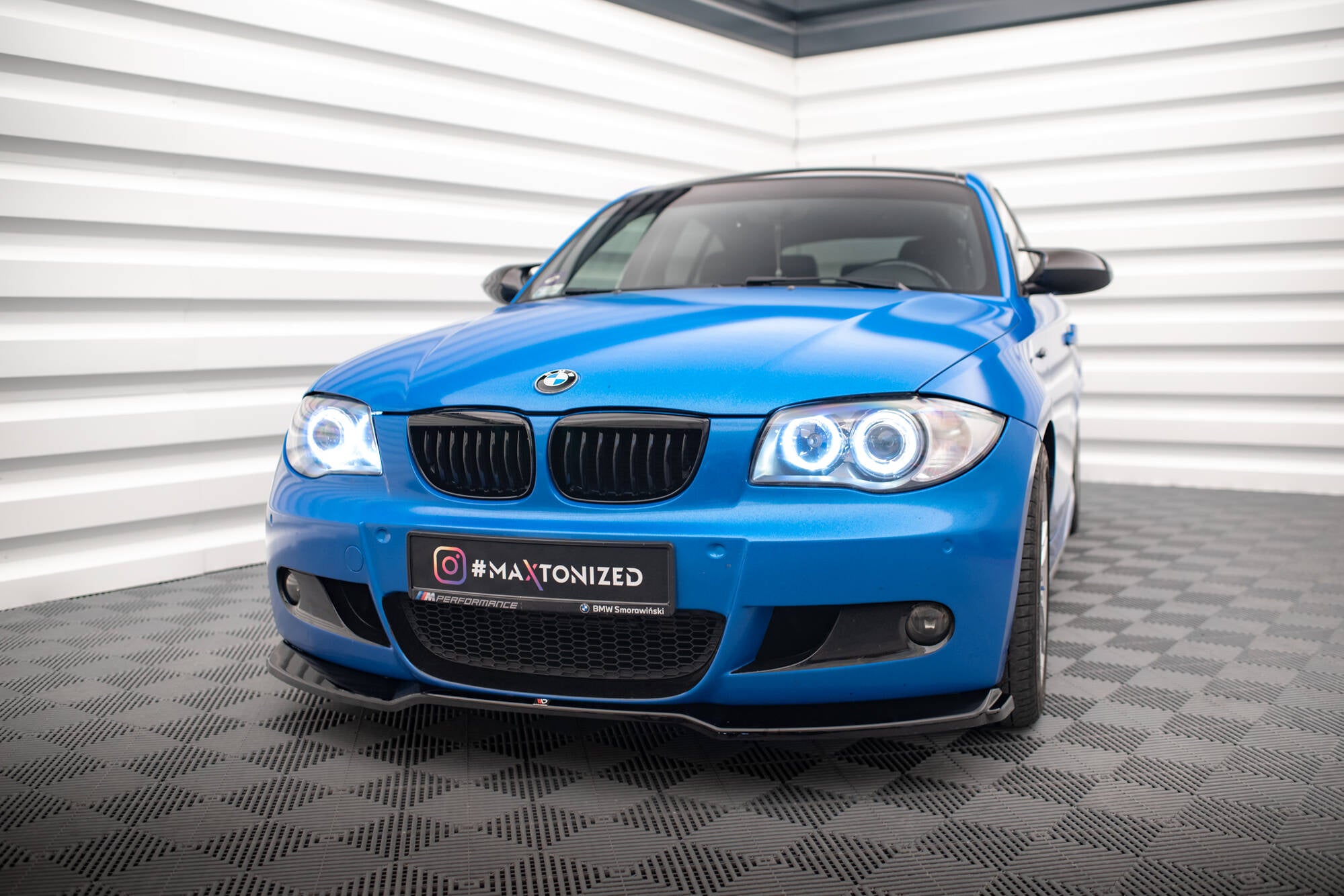 Maxton Design Street+ Spoilerlippe Front Ansatz V.1 passend für BMW 1er M-Paket E87 / E81 Facelift schwarz Hochglanz