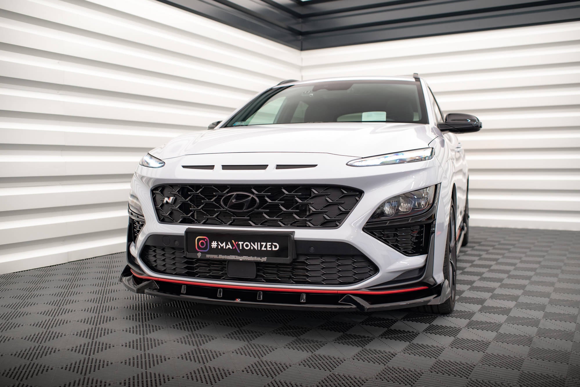 Maxton Design Street+ Spoilerlippe Front Ansatz V.1 passend für Hyundai Kona N Mk1 schwarz Hochglanz