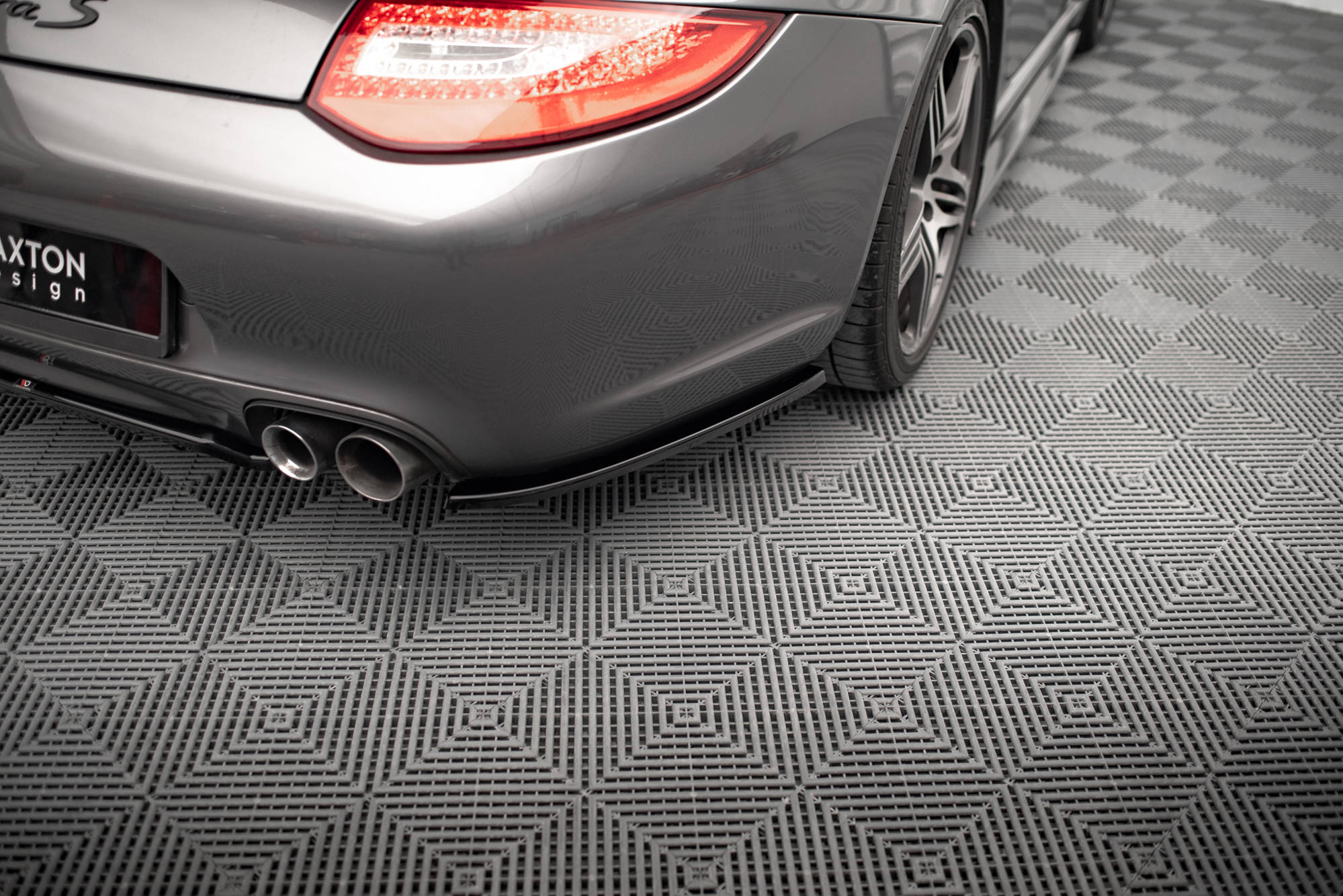 Maxton Design Heck Ansatz Flaps Diffusor passend für Porsche 911 Carrera / Carrera GTS 997 Facelift schwarz Hochglanz