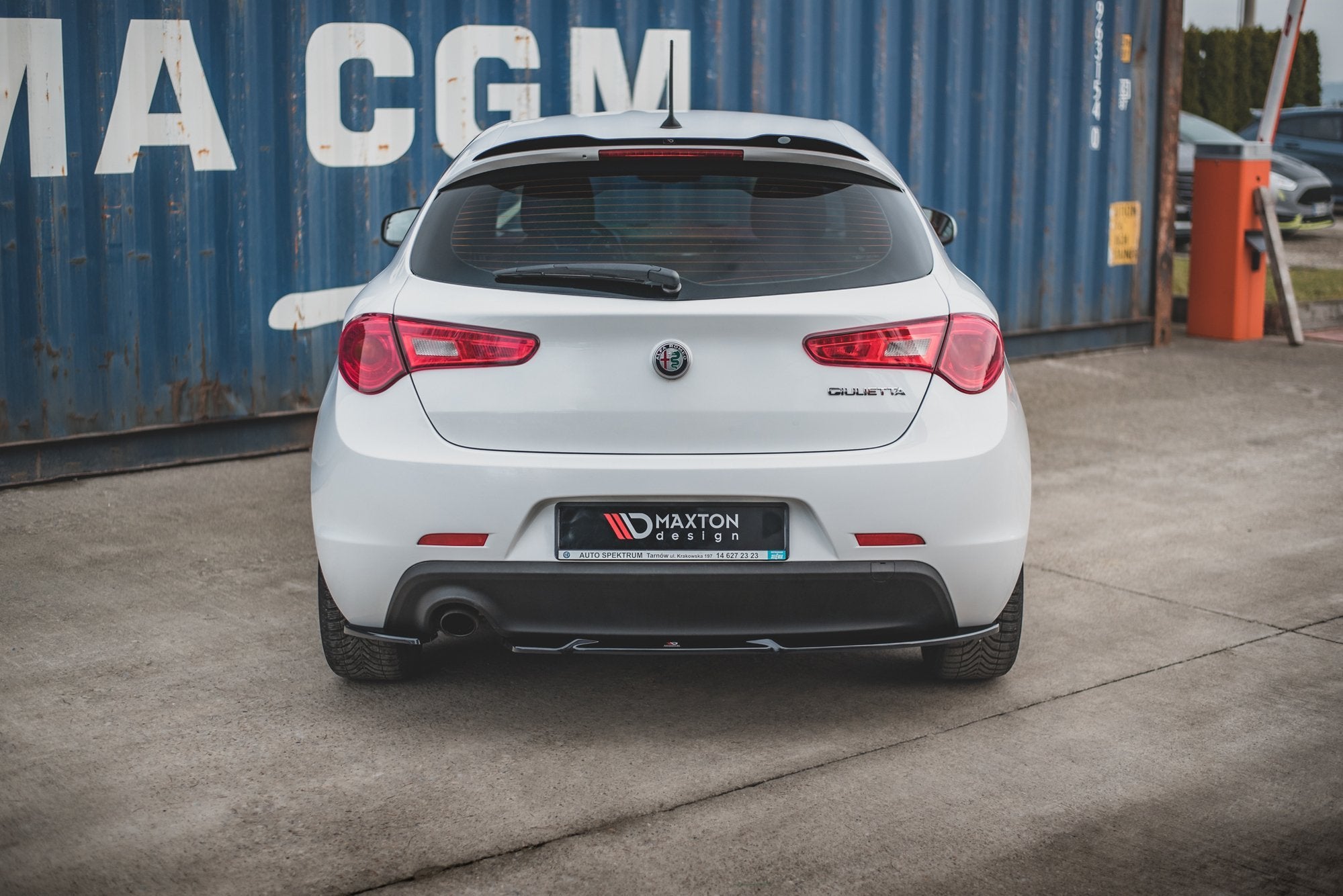 Maxton Design Heck Ansatz Flaps Diffusor V.1 passend für Alfa Romeo Giulietta schwarz Hochglanz