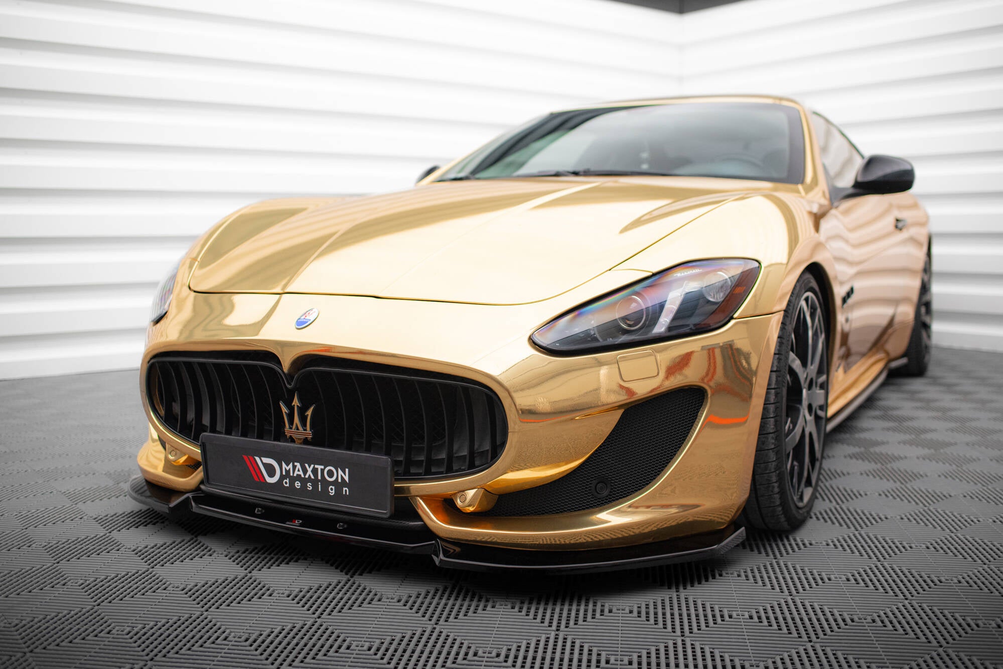 Maxton Design Street+ Spoilerlippe Front Ansatz V.2 passend für Maserati Granturismo Mk1 Facelift schwarz Hochglanz