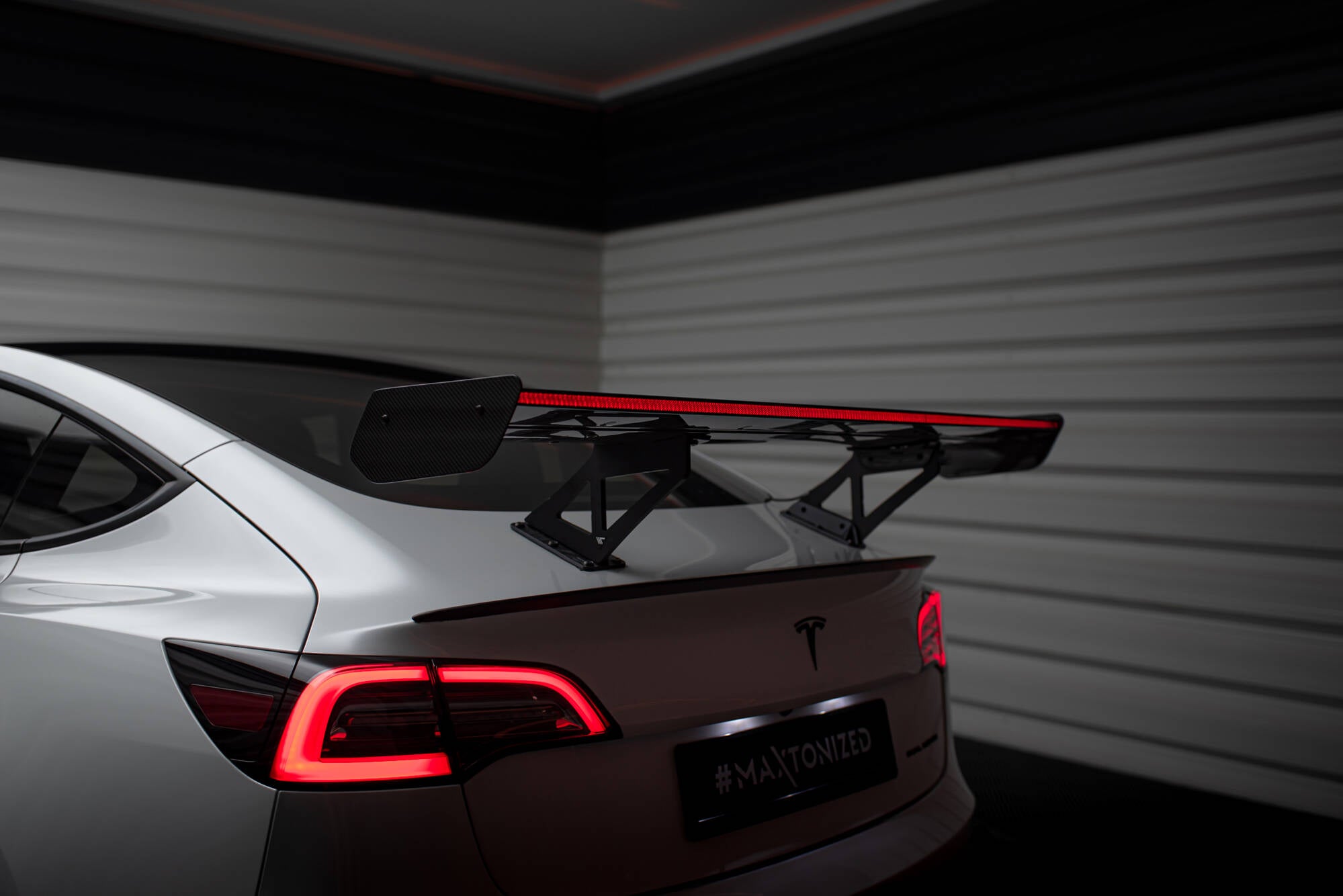 Maxton Design Carbon Spoiler + LED Tesla Model 3 für Tesla Model 3 Mk1