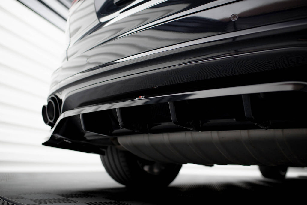 Maxton Design Street+ Mittlerer Diffusor RACE passend für Porsche Cayenne Mk2 Facelift schwarz Hochglanz