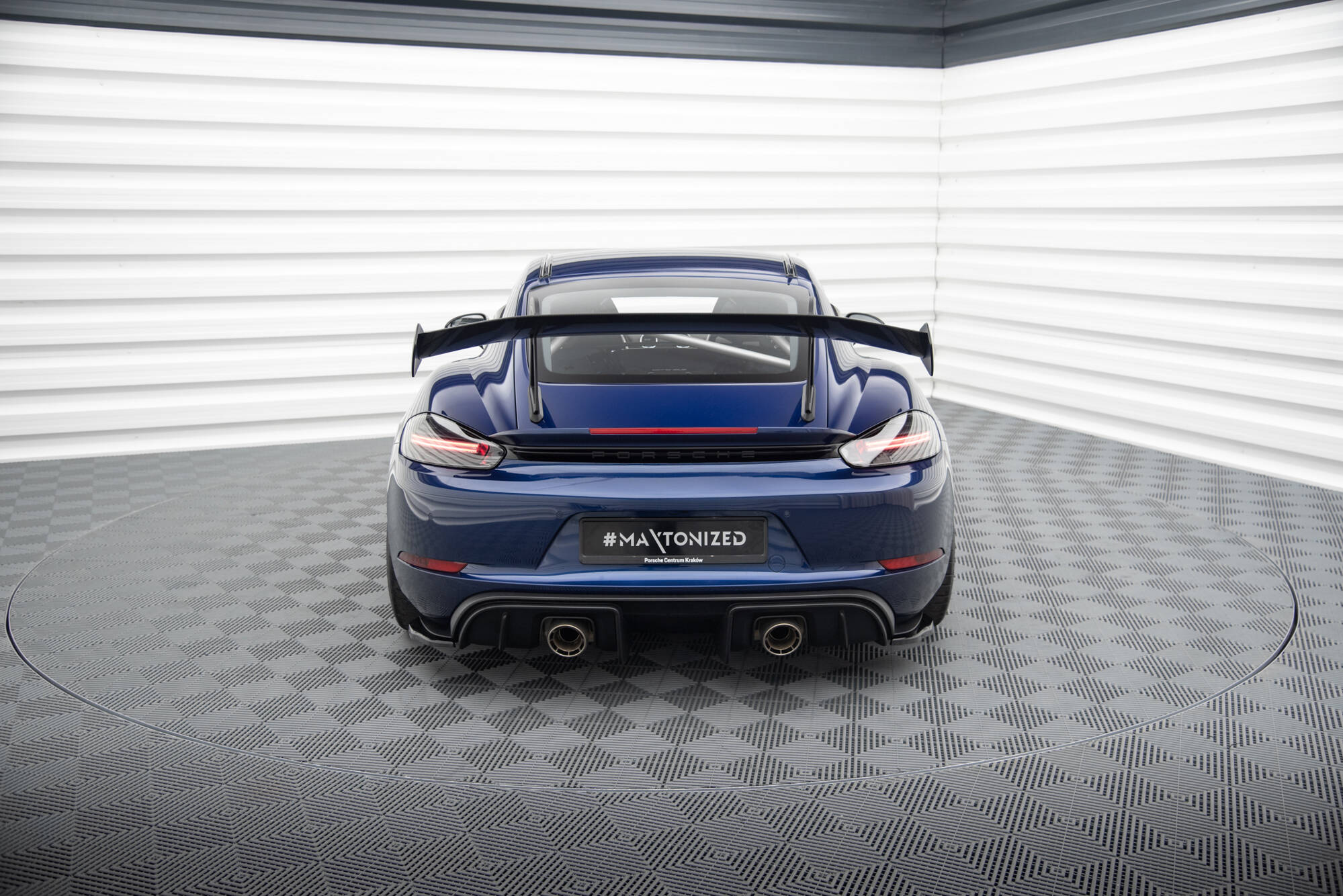 Maxton Design Heck Ansatz Flaps Diffusor passend für Porsche 718 Cayman GT4 RS 982c schwarz Hochglanz