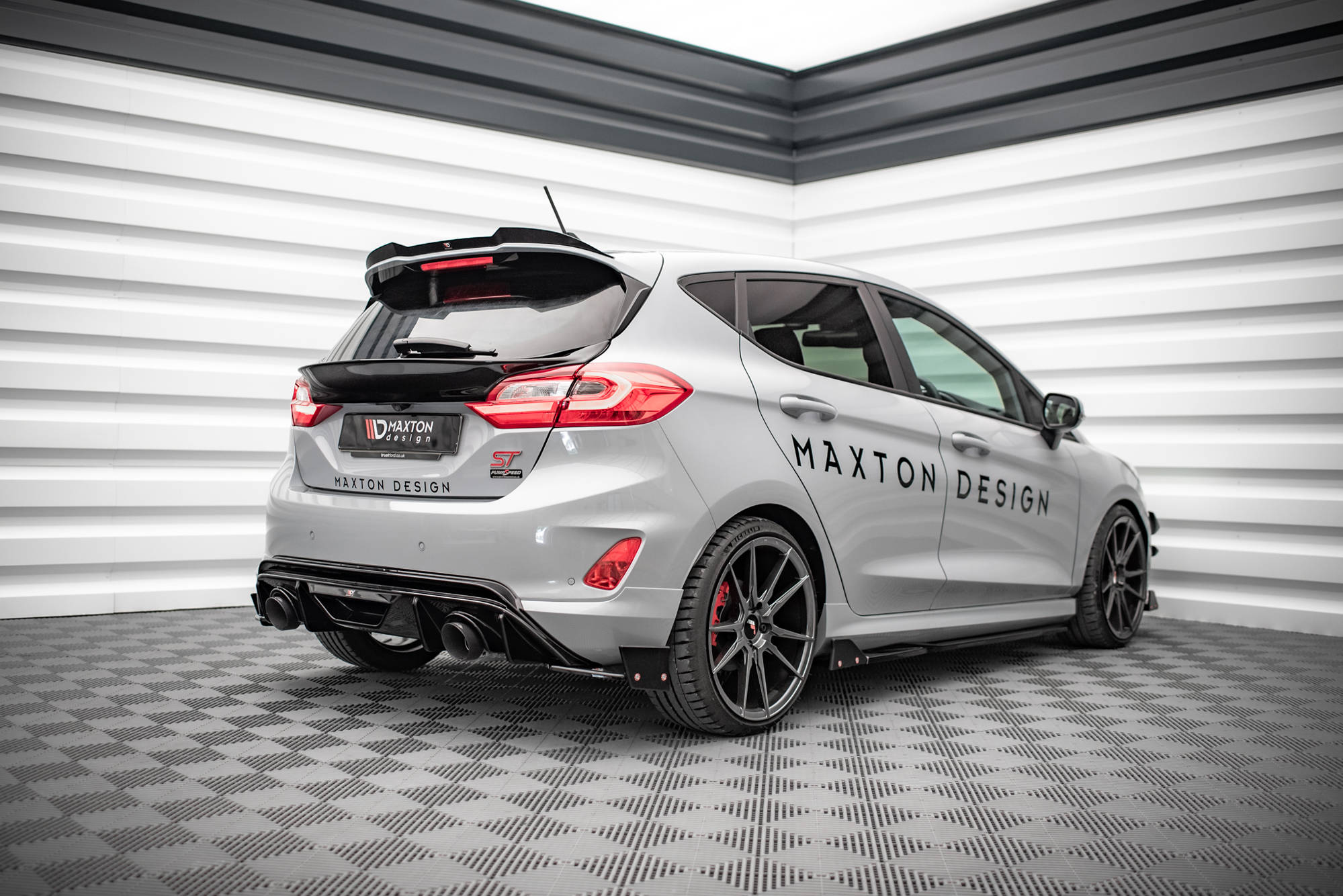 Maxton Design Heckscheiben Spoiler passend für Ford Fiesta Standard/ ST-Line/ ST schwarz Hochglanz