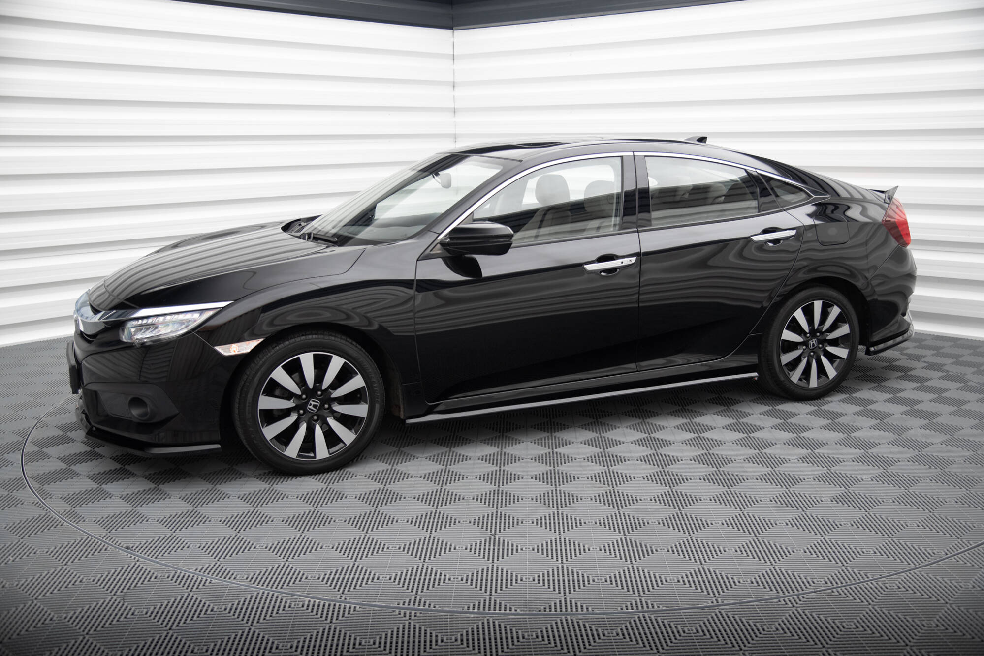 Maxton Design Street+ Seitenschweller Leisten passend für Honda Civic Limousine Mk10 / Mk10 Facelift schwarz Hochglanz