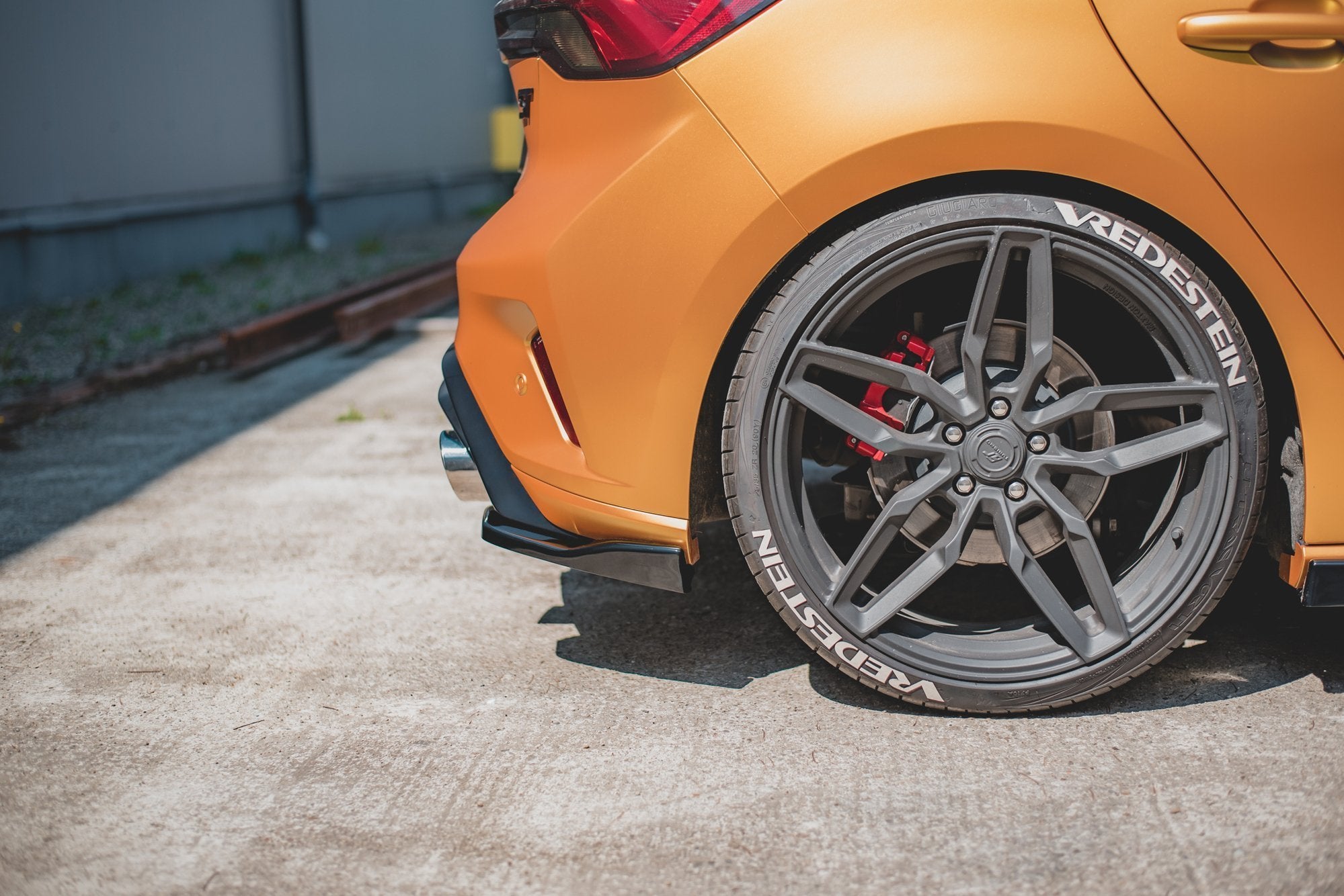 Maxton Design Heck Ansatz Flaps Diffusor V.3 passend für (Für heckansatz V.3) Ford Focus Hatchback ST Mk4 schwarz Hochglanz